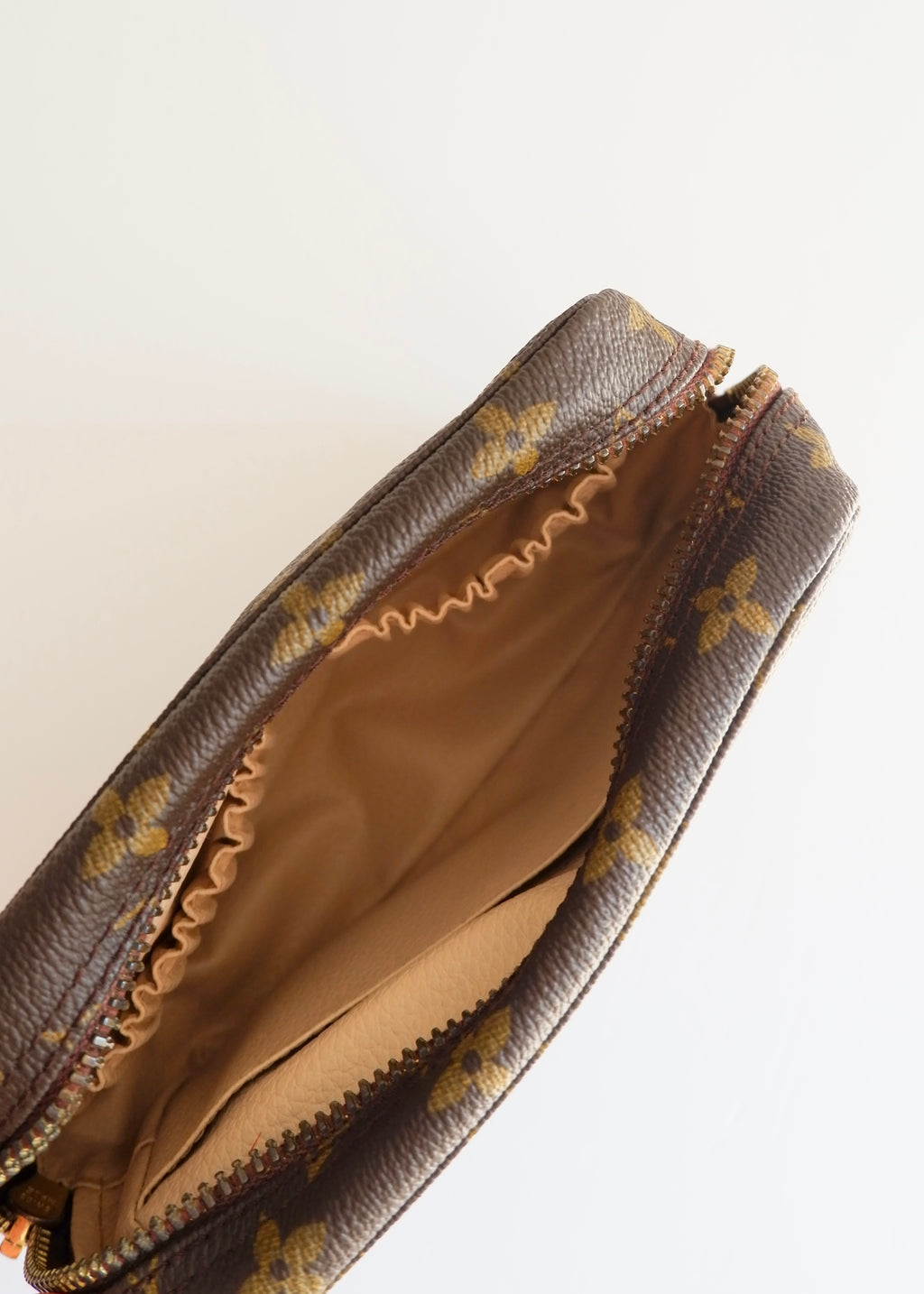 Preowned Louis Vuitton Monogram Cosmetic Pouch