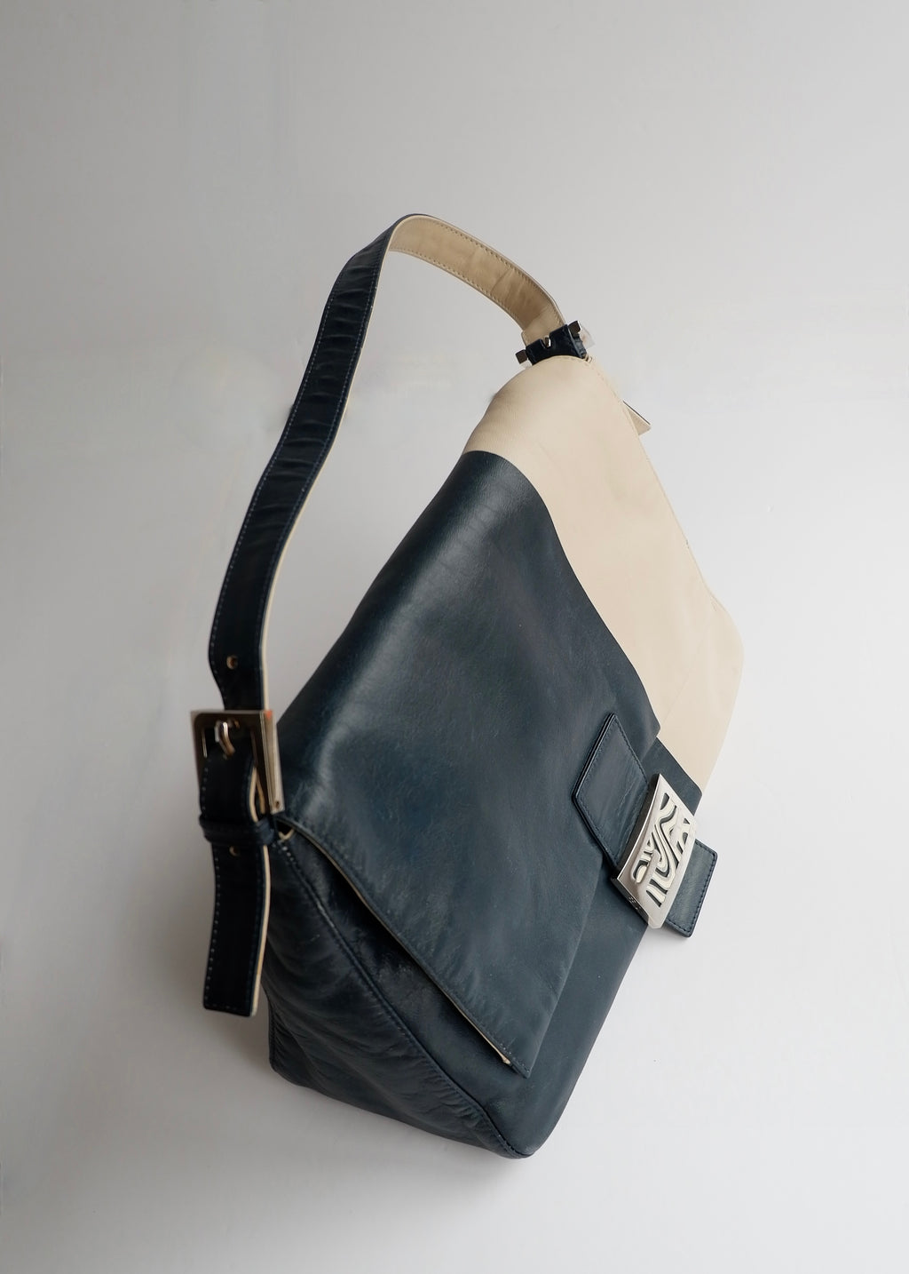 Preowned Fendi Blue/ Beige Leather Mamma Baguette Shoulder Bag