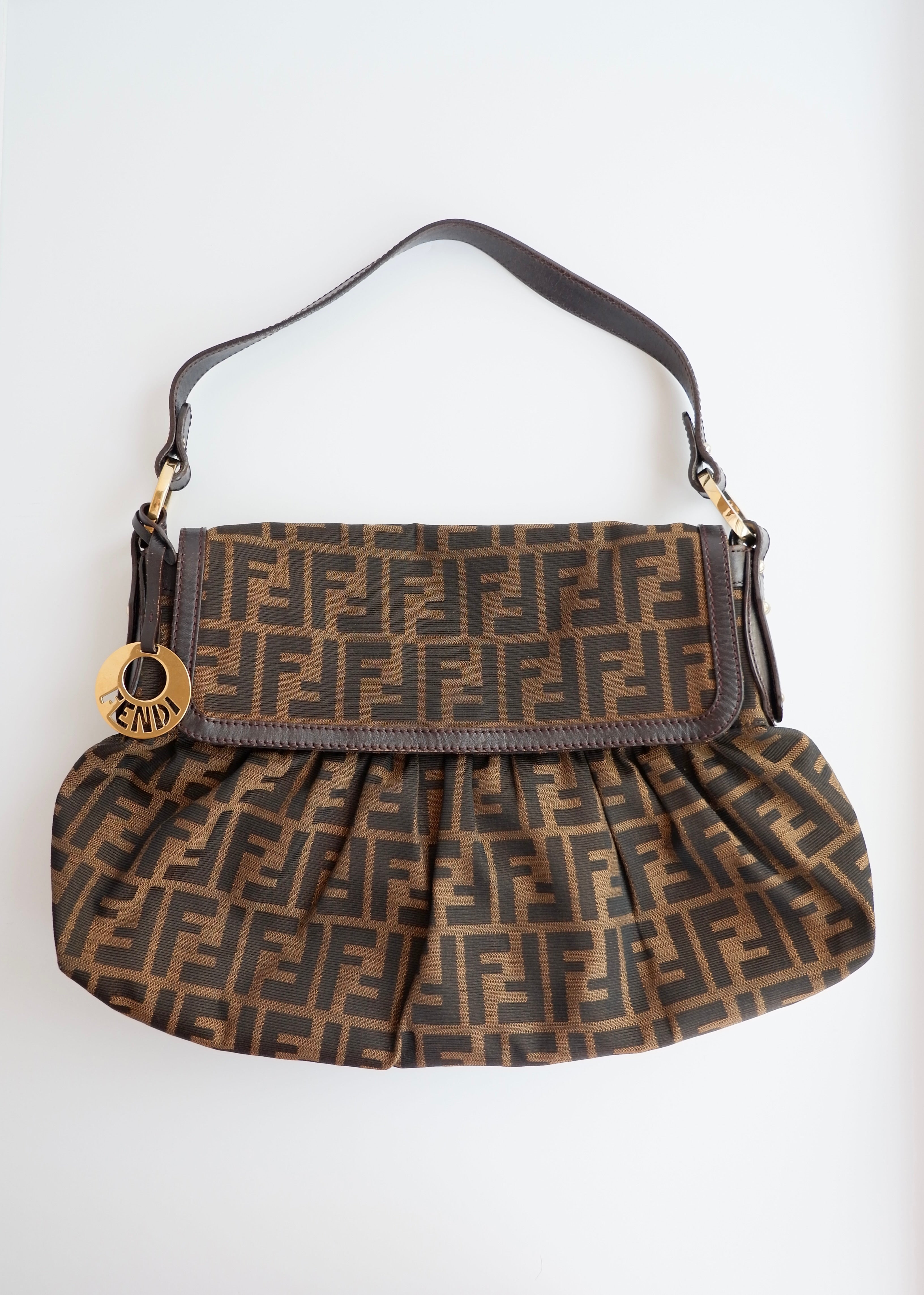 Sac porté épaule Fendi Zucca Chef marron vintage d'occasion authentique