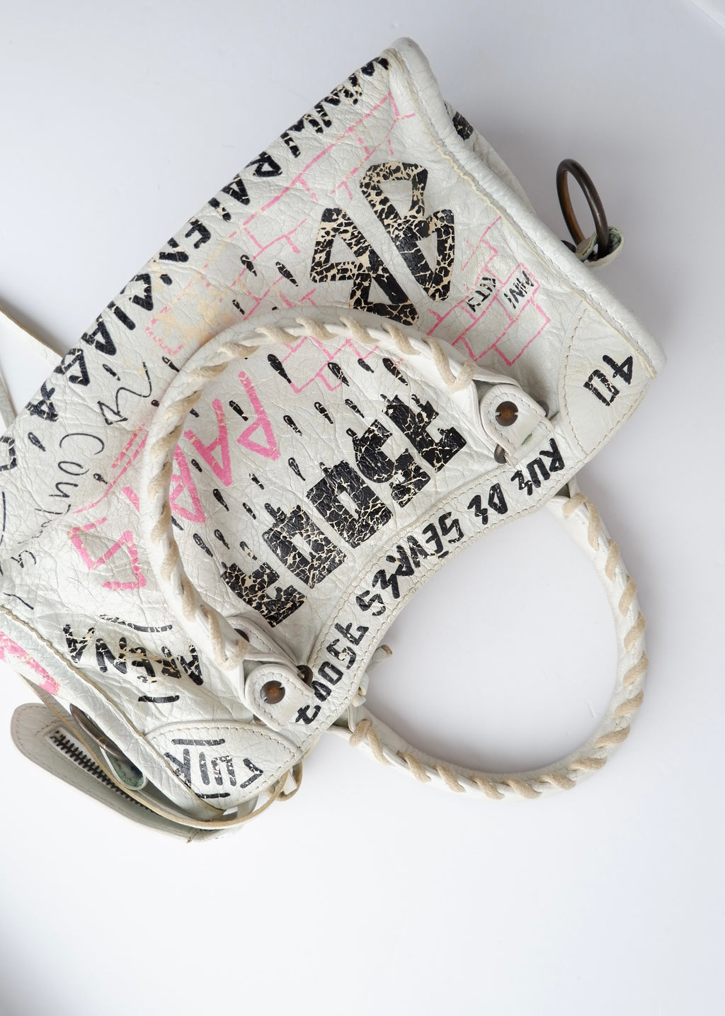 Sac Balenciaga City petite taille en cuir graffiti blanc/rose authentique d'occasion