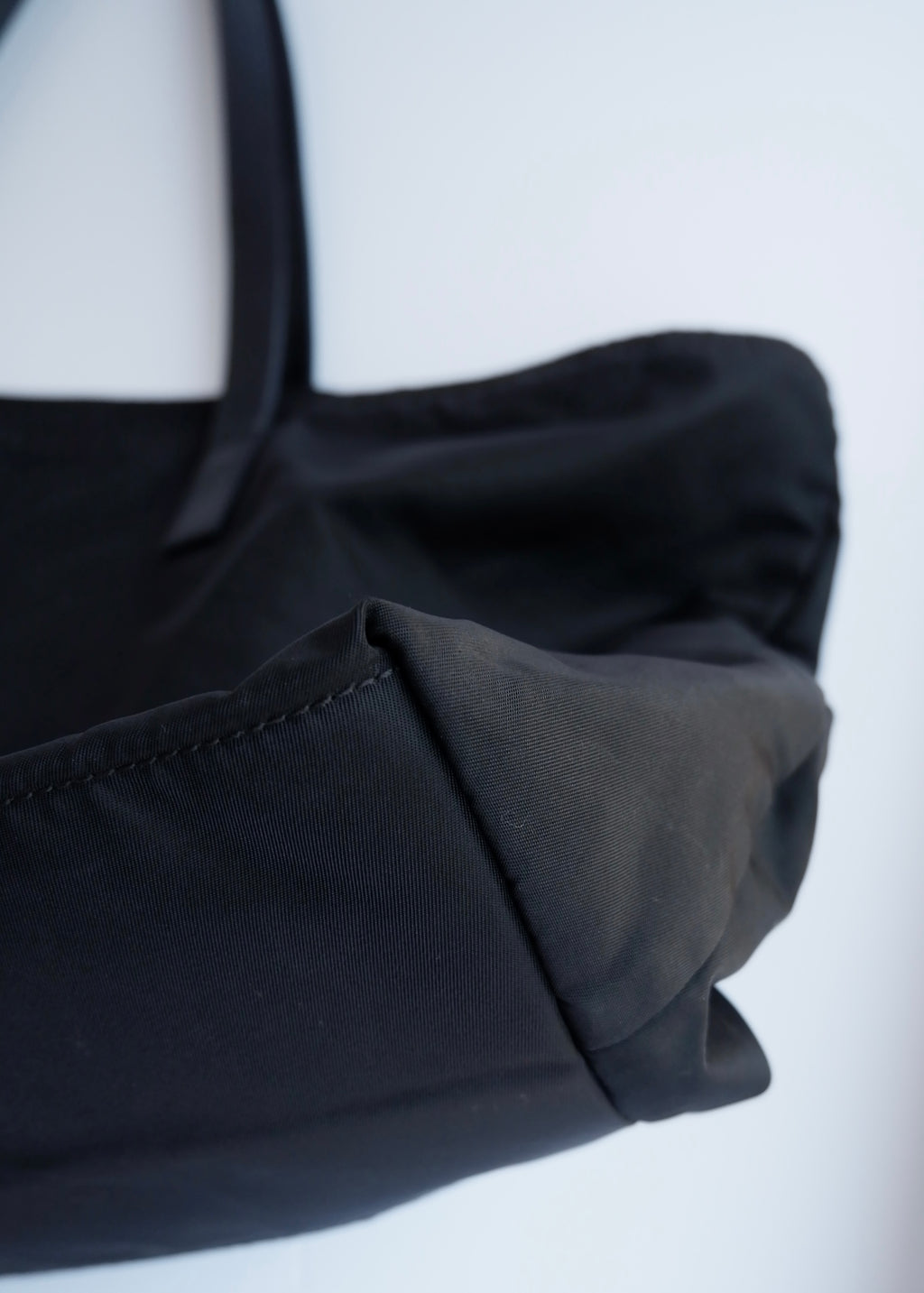Authentique Sac cabas Prada noir en nylon extra large avec fermeture éclair sur le dessus