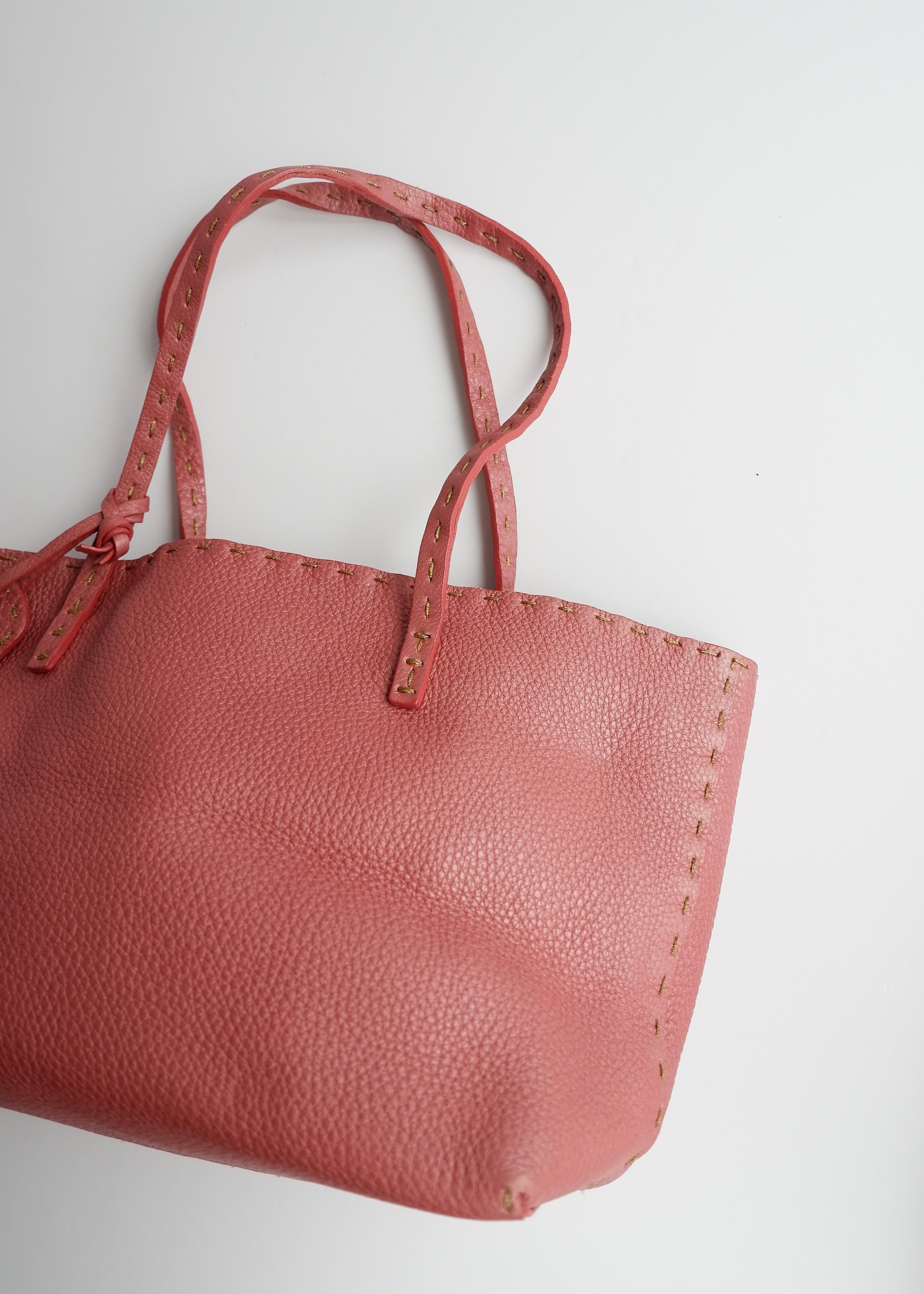 Sac à main Fendi Selleria en cuir rose authentique d'occasion, petite taille