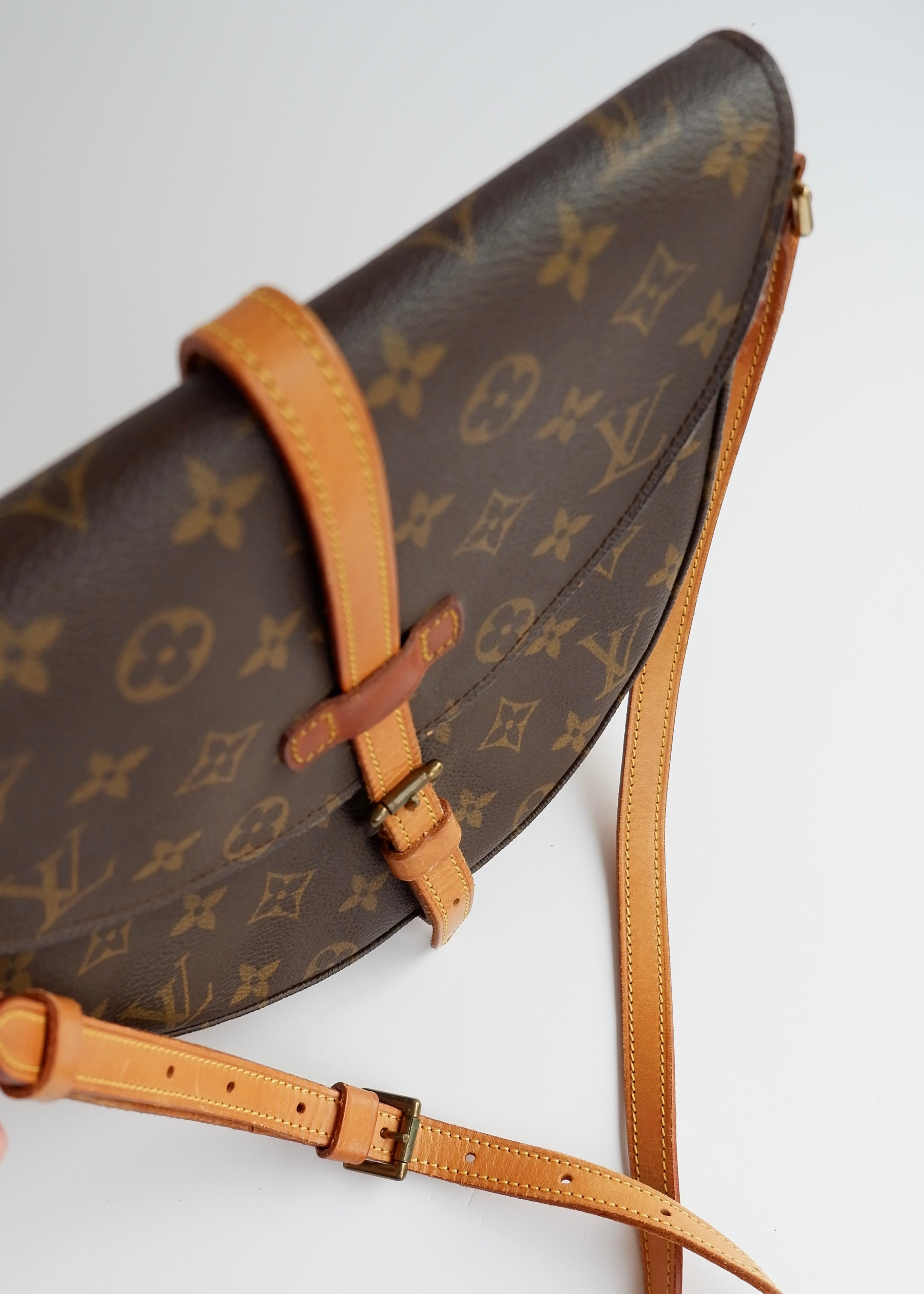 Authentique sac bandoulière Louis Vuitton Monogram Chanty d'occasion