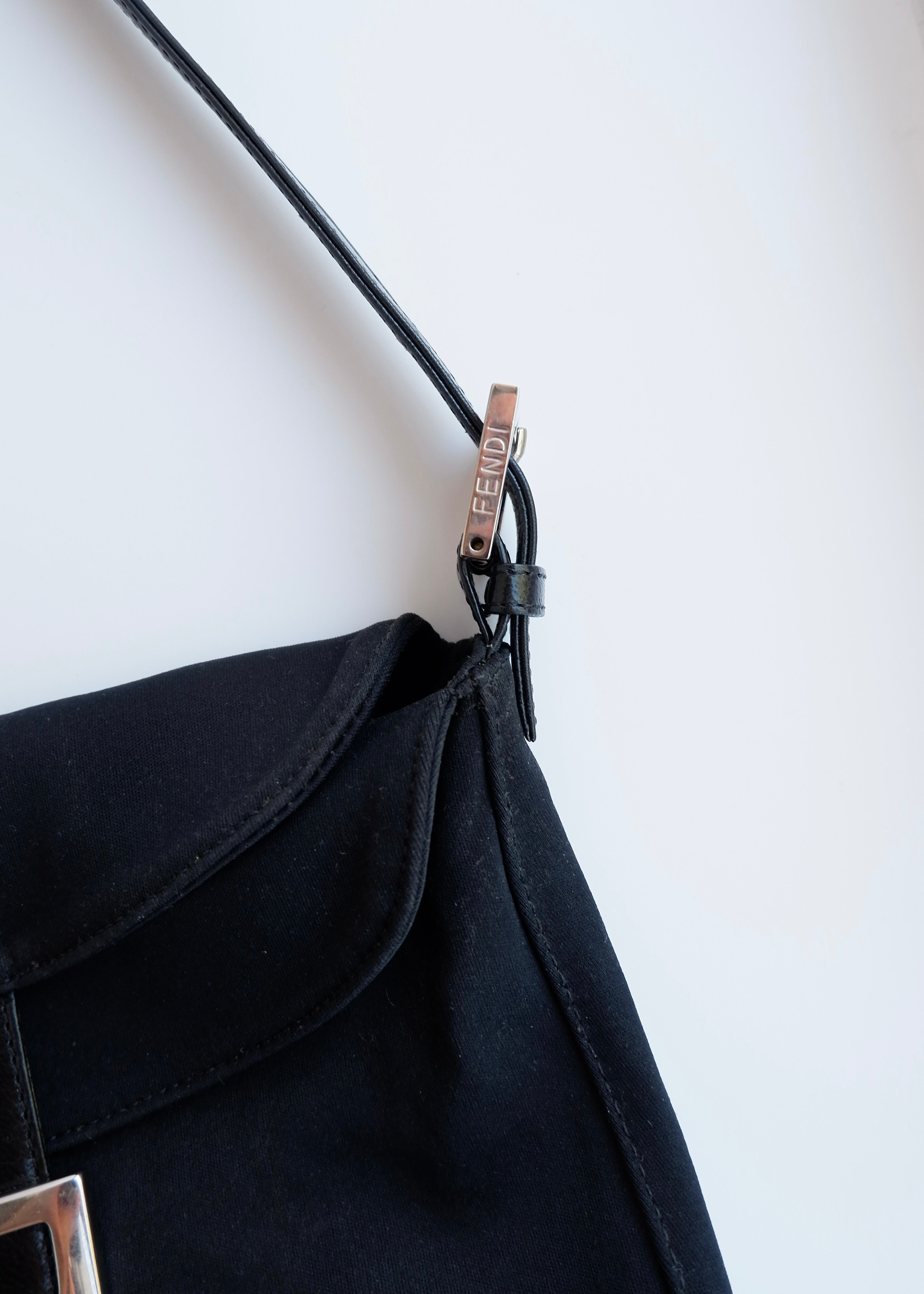 Sac porté épaule baguette Fendi authentique d'occasion en tissu noir