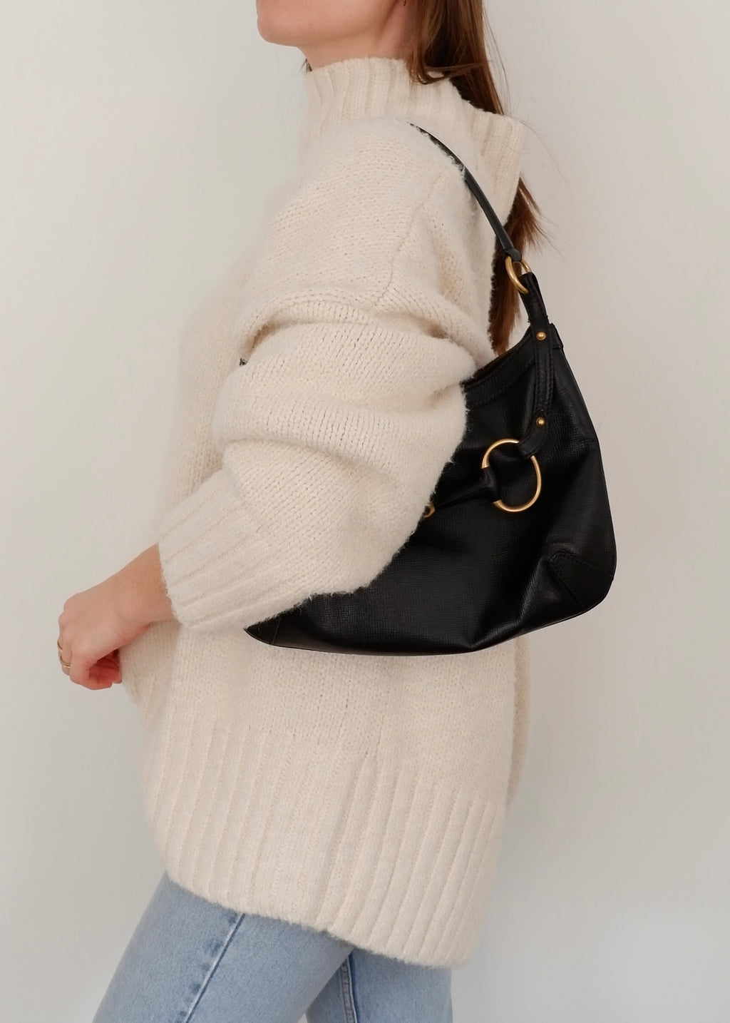 Sac à bandoulière Gucci d'occasion authentique en cuir noir avec mors