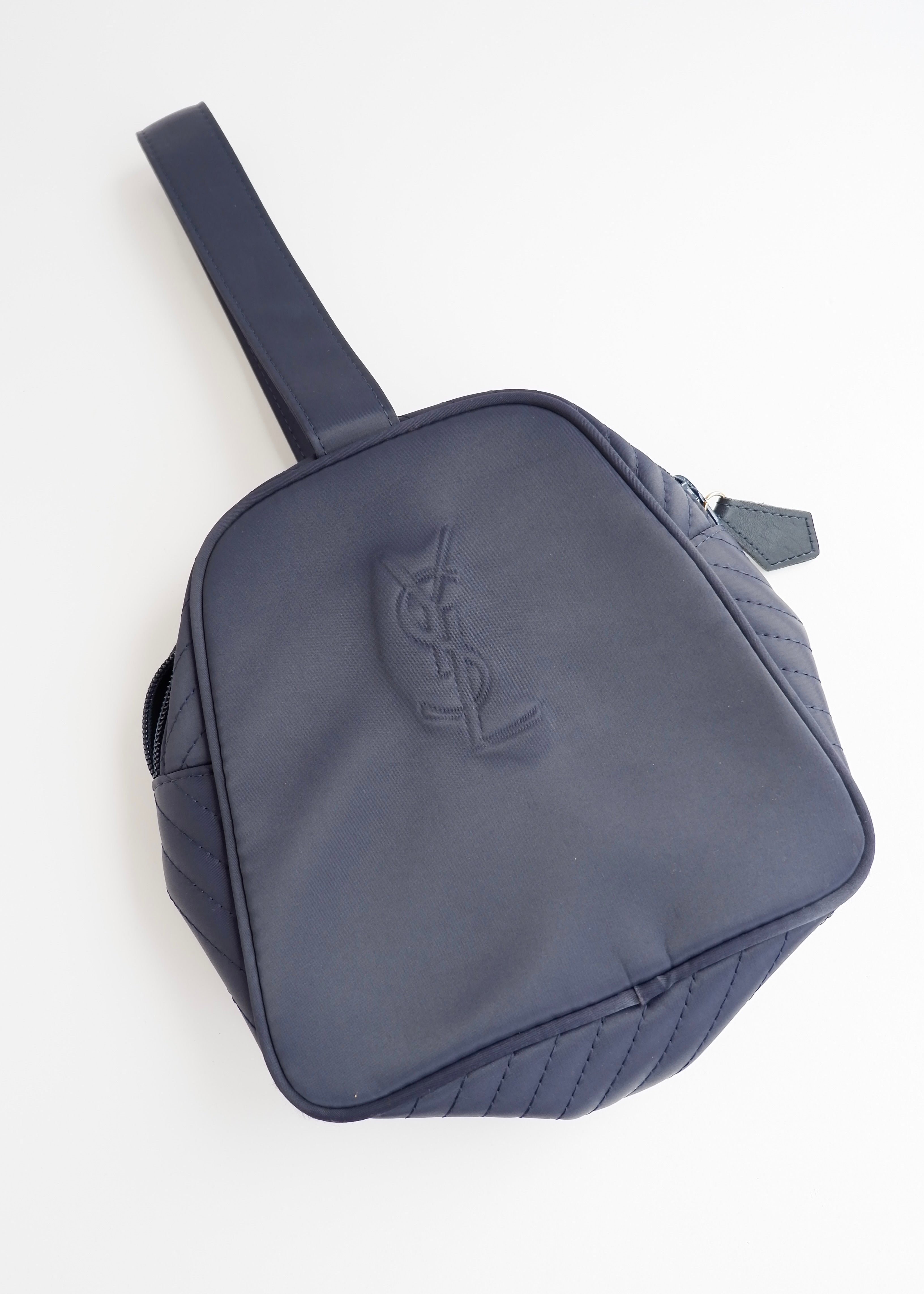 Pochette de poignet vintage YSL authentique en nylon bleu marine d'occasion