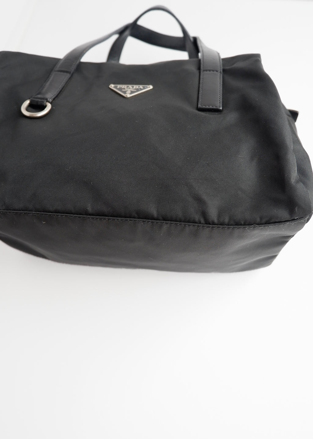 Sac à bandoulière Prada Bowler en nylon noir authentique d'occasion