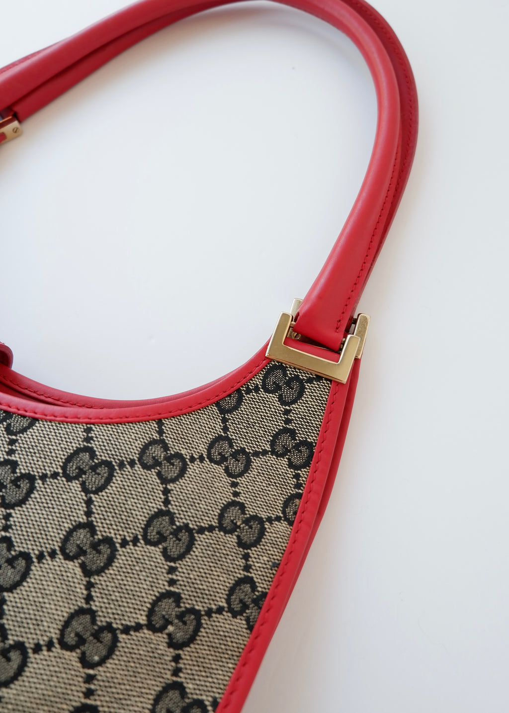 Preowned Gucci Red GG Canvas Jackie Piston Closure Shoulder Bag