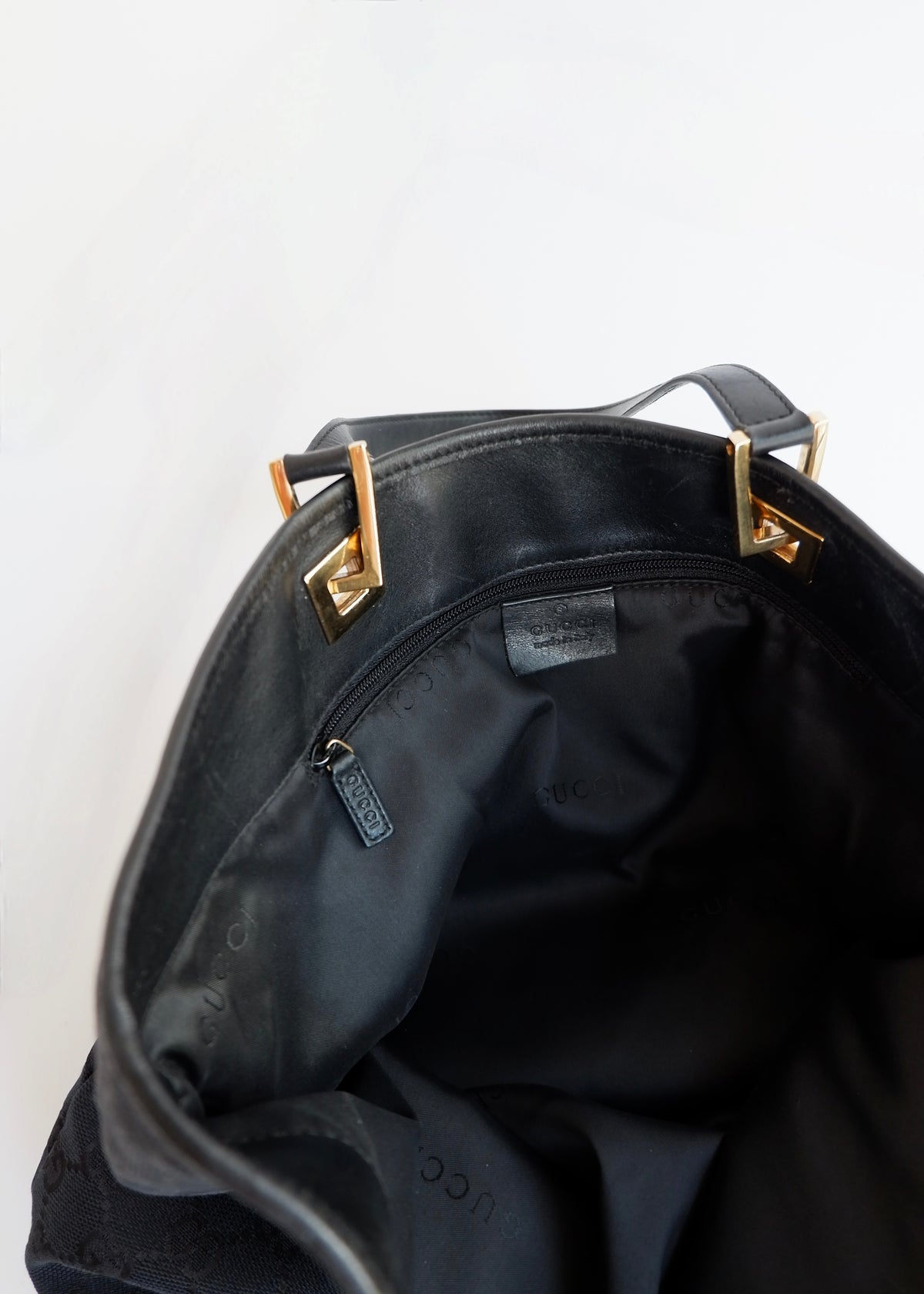 Preowned Gucci Black GG Canvas Shoulder Bag GHW