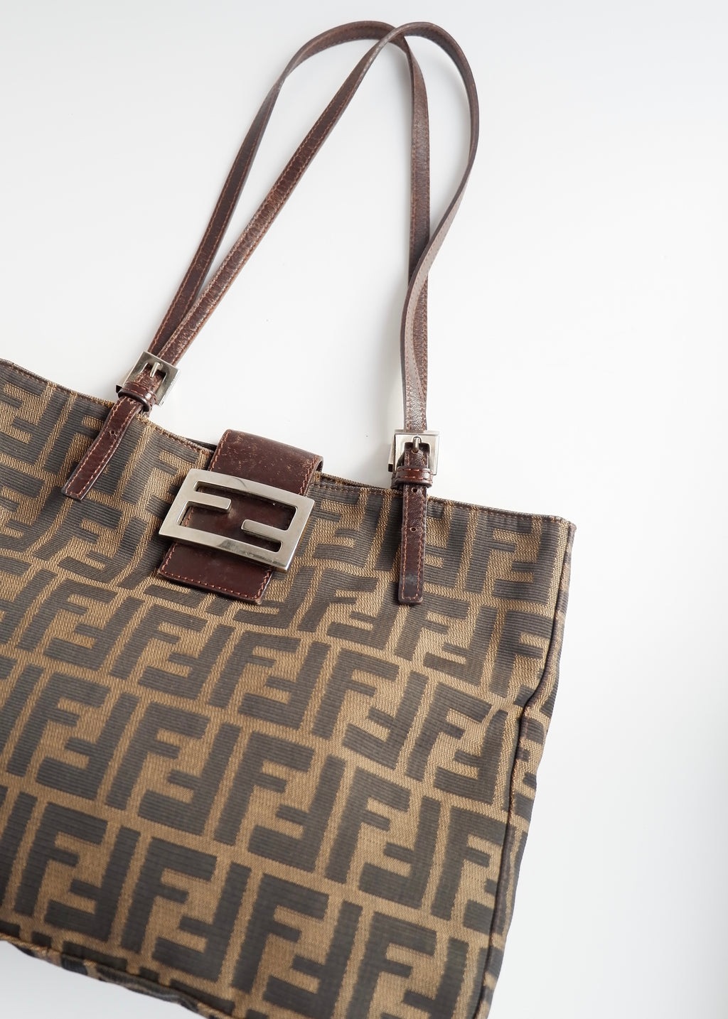 Sac cabas/sac à bandoulière Fendi Zucca authentique d'occasion