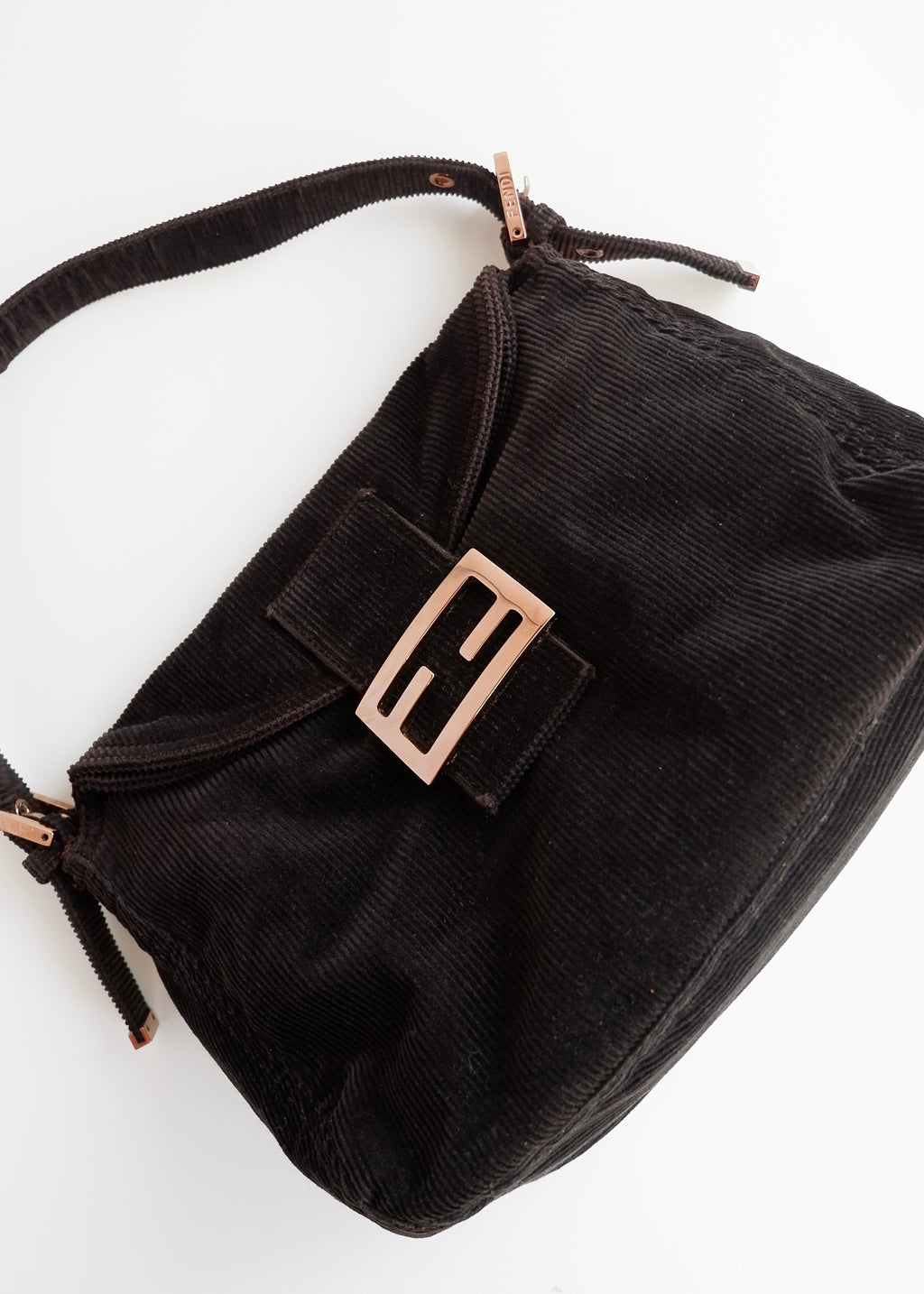 Sac bandoulière baguette Fendi noir en velours côtelé authentique d'occasion
