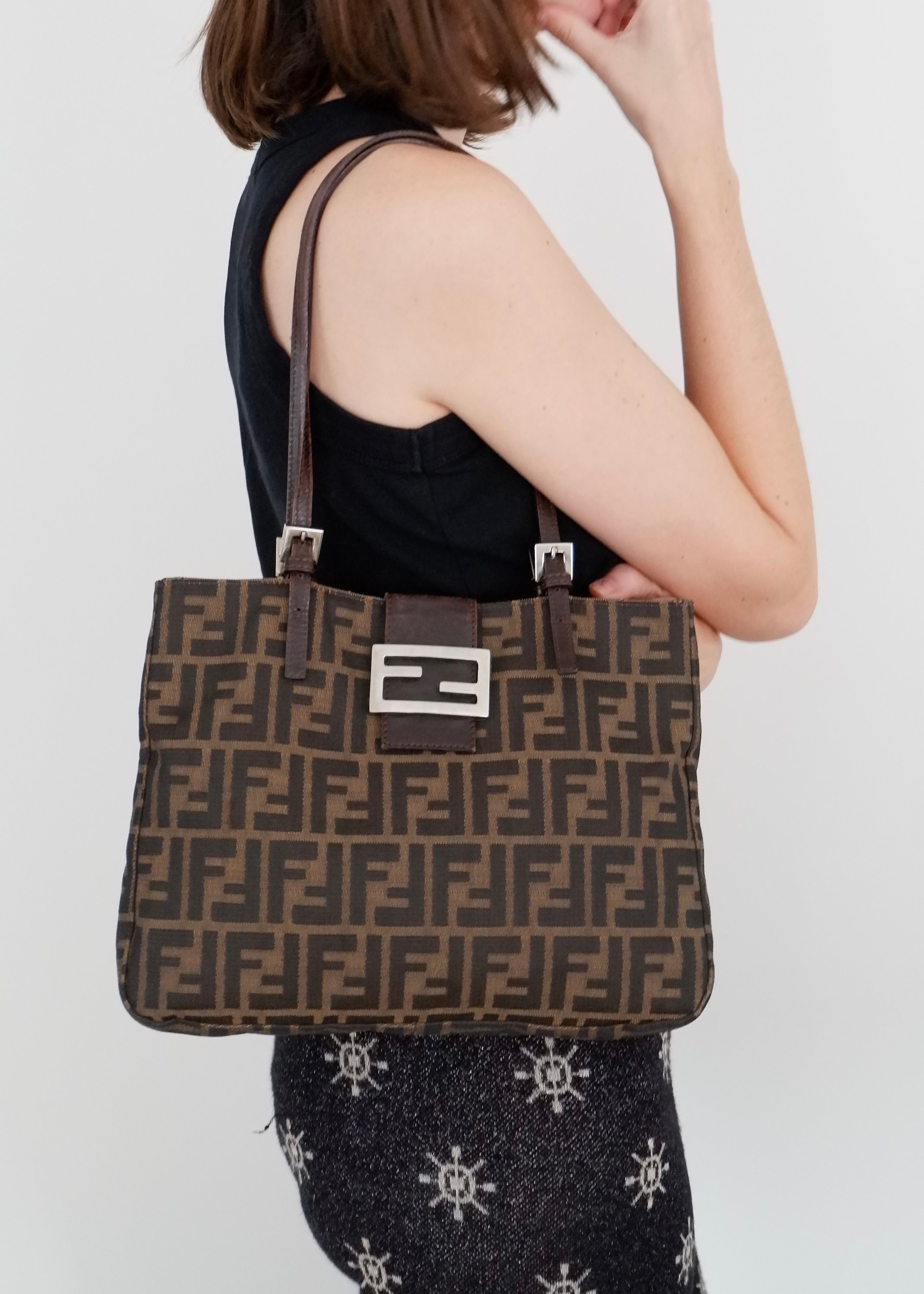 Sac cabas/sac à bandoulière Fendi Zucca authentique d'occasion