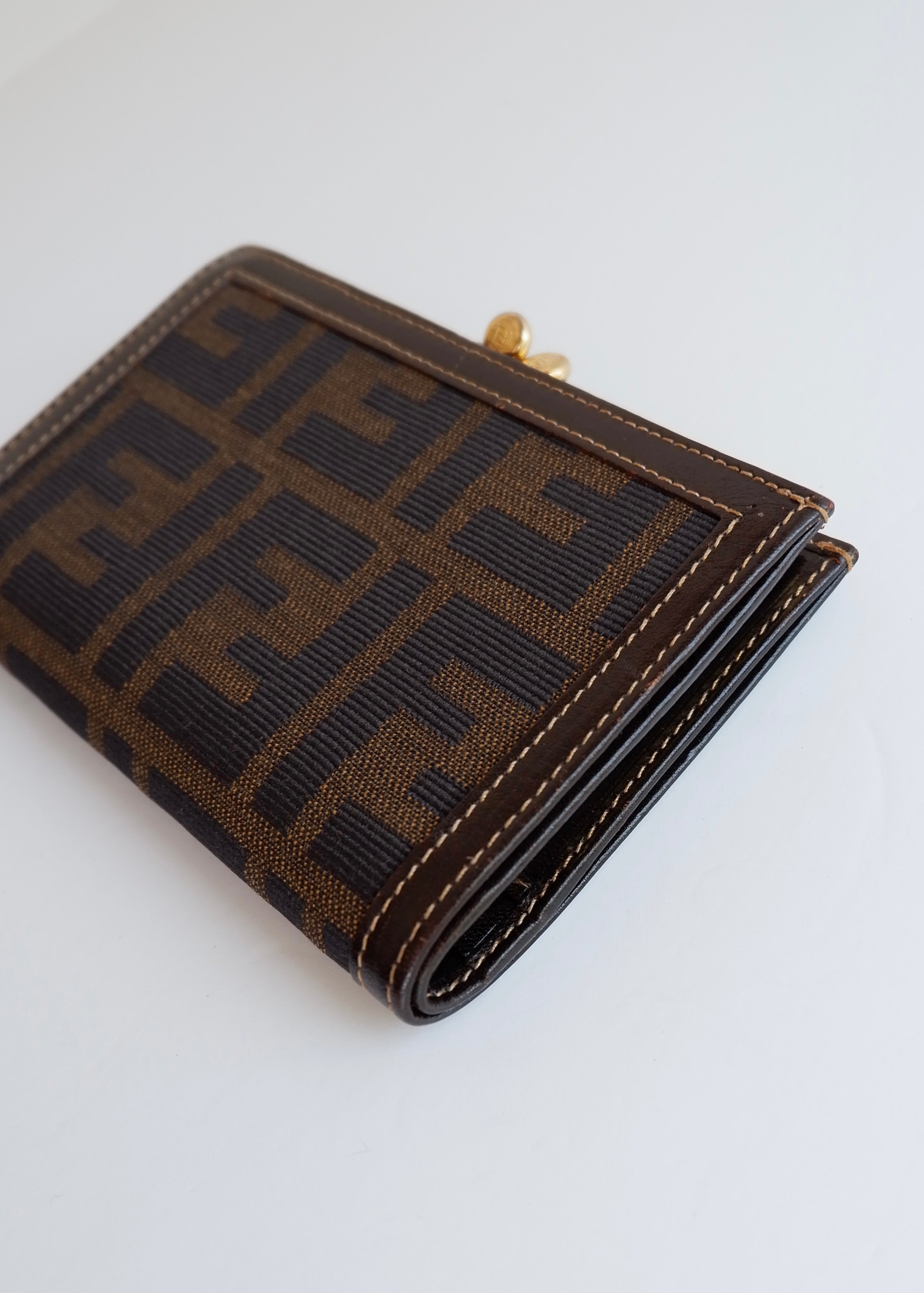 Preowned Vintage Fendi Brown Zucca Canvas/Leather Twist Lock Wallet