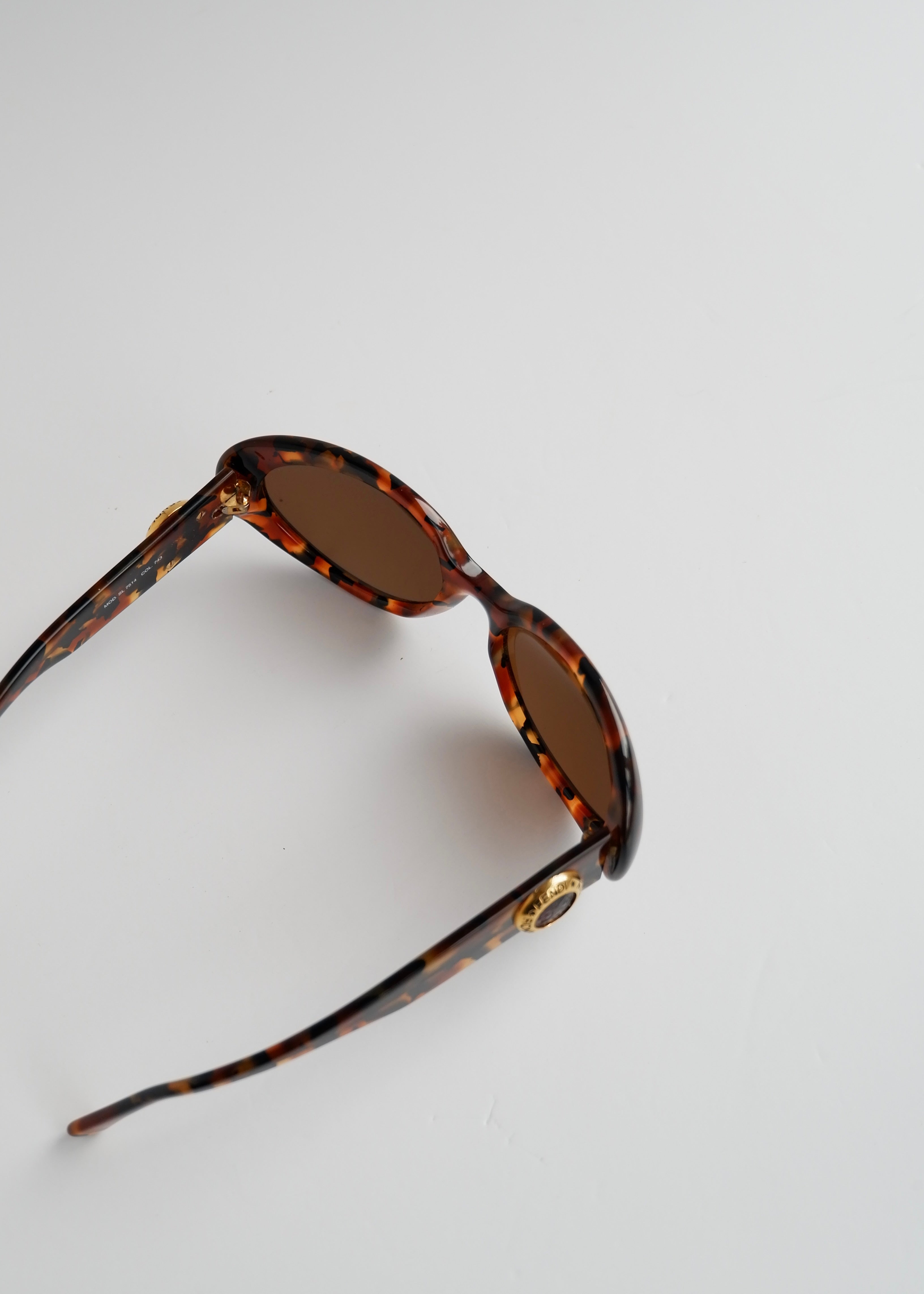 Authentiques lunettes de soleil Fendi d'occasion à monture ronde écaille de tortue marron