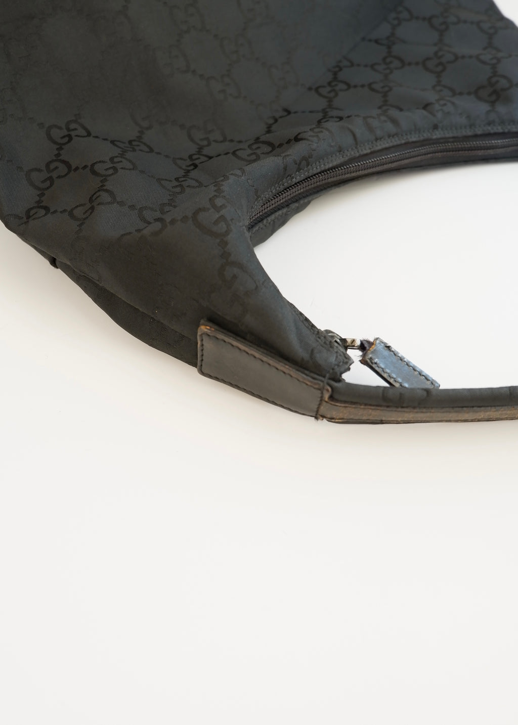 Authentique Sac à bandoulière Gucci en toile GG noire d'occasion