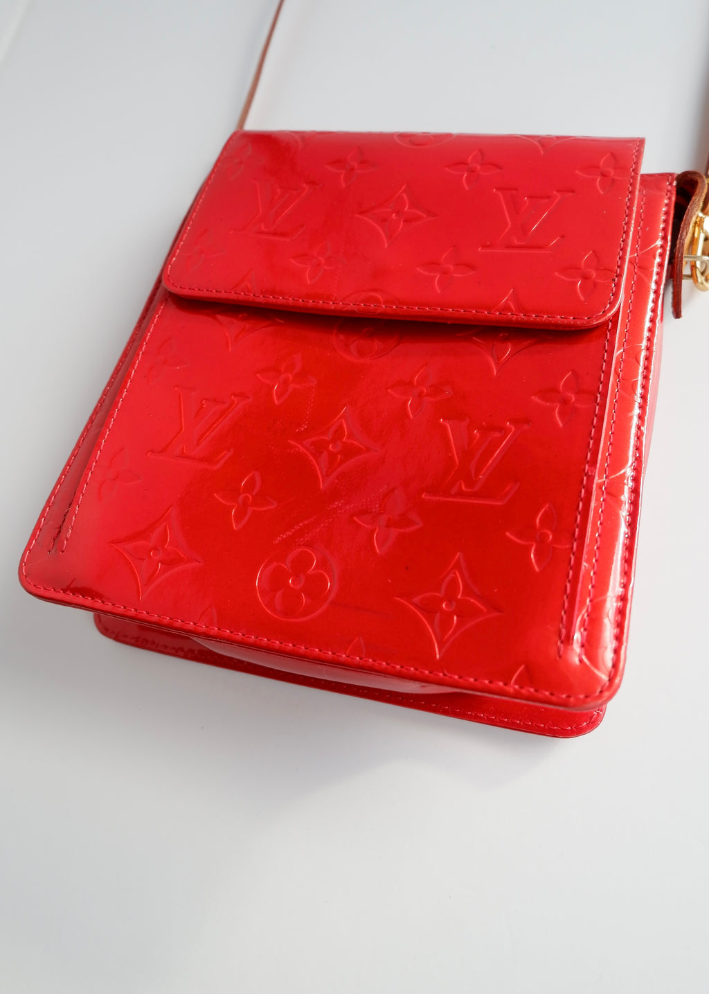 Sac bandoulière Louis Vuitton Monogram Mott Vernis Rouge Authentique d'occasion
