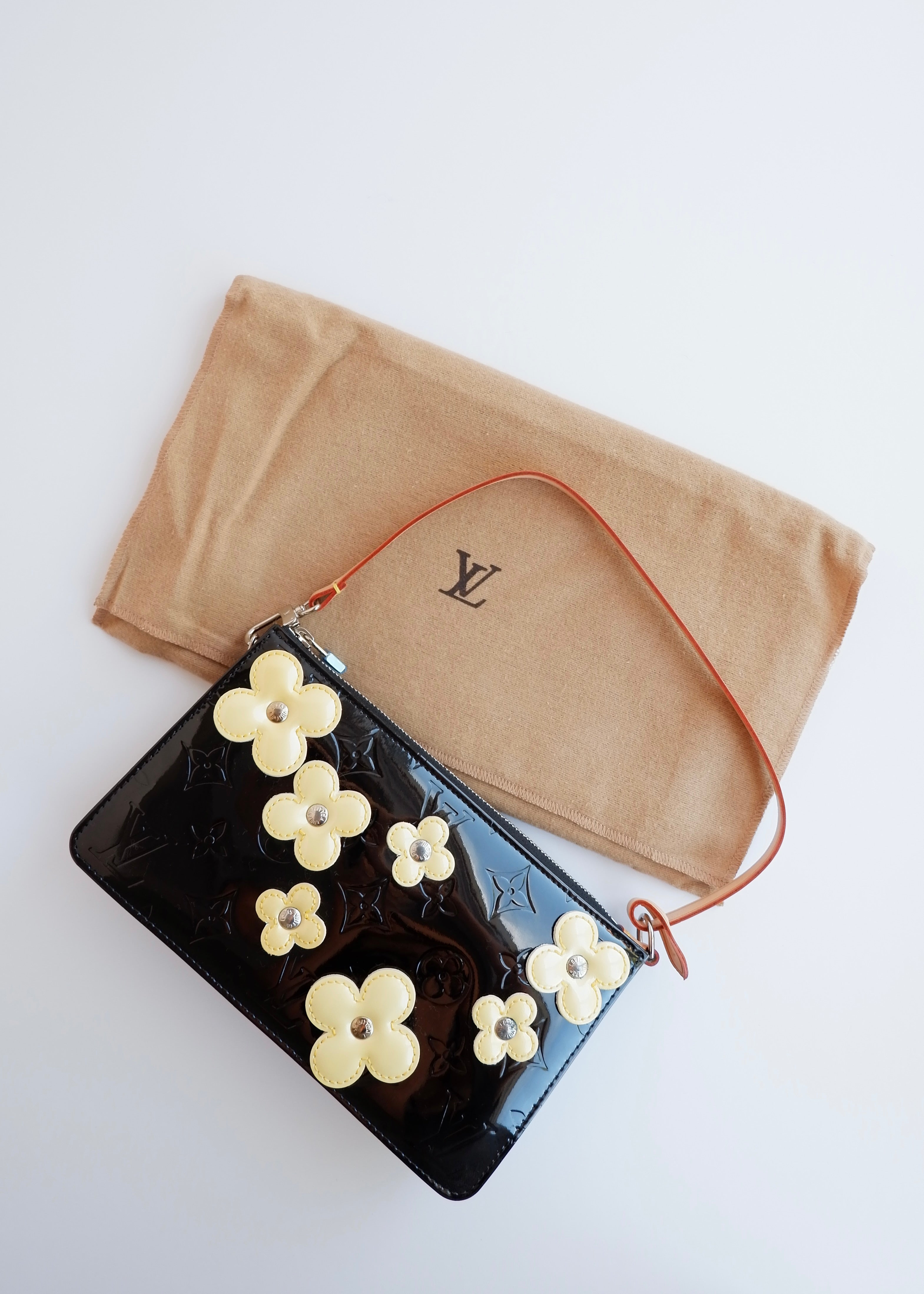Pochette Louis Vuitton Lexington en Vernis Amarante Fleuri authentique d'occasion