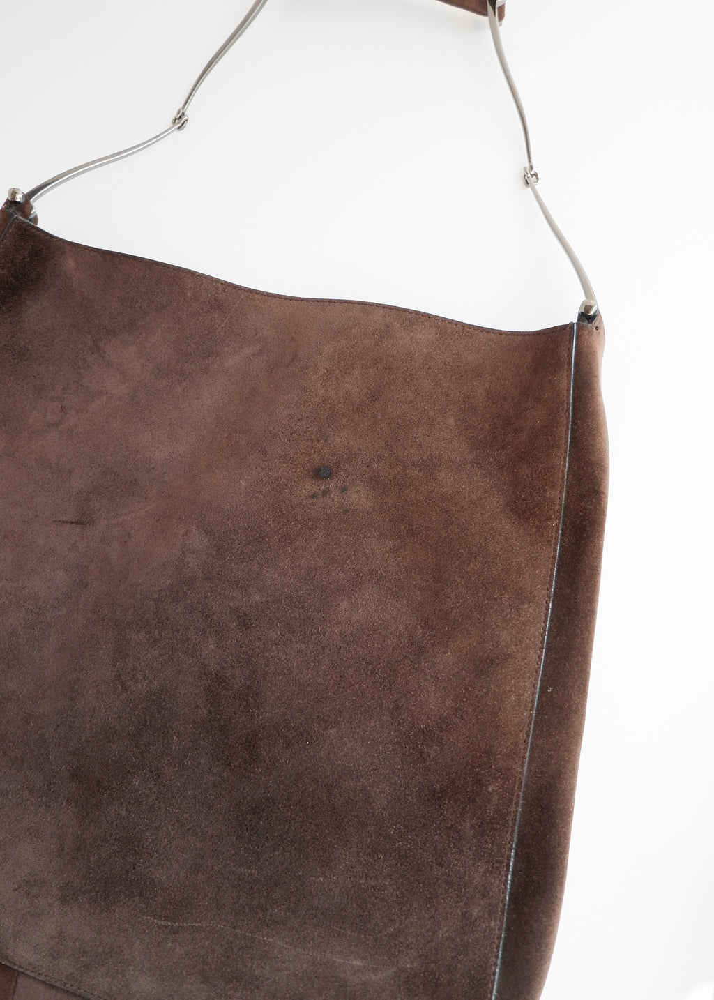 Sac à bandoulière Gucci d'occasion authentique en daim marron avec pochette