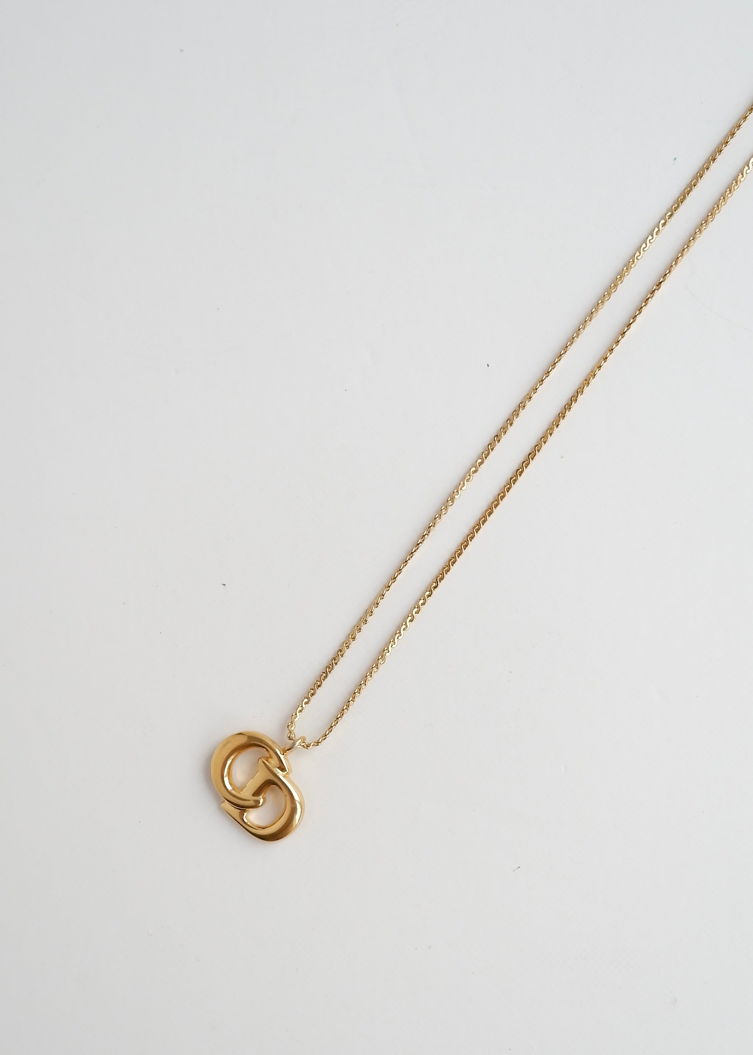 Authentique Collier Dior Vintage Pré-aimé en Métal Doré avec Logo CD