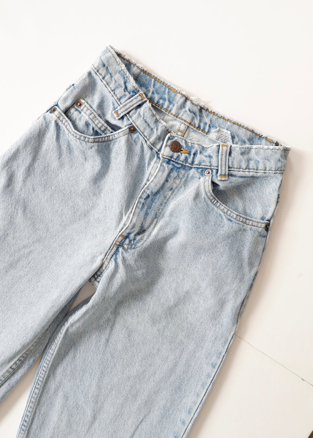 Levis Vintage (Orange Tab)550 Light Wash Tapered Leg Jeans - 24