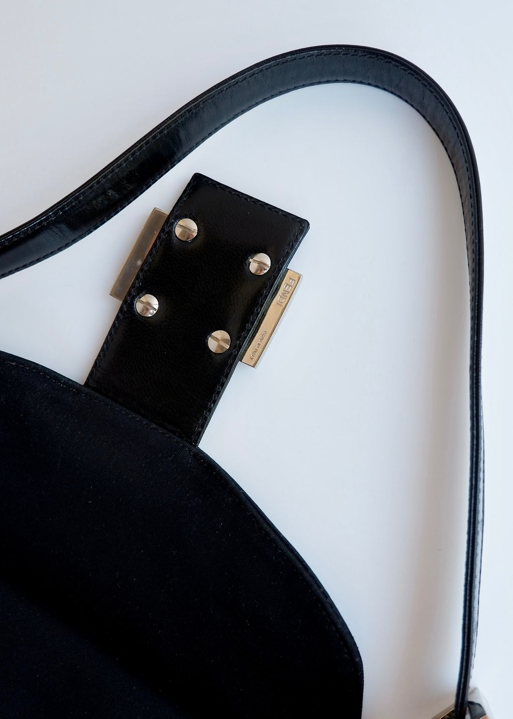 Sac porté épaule baguette Fendi authentique d'occasion en tissu noir
