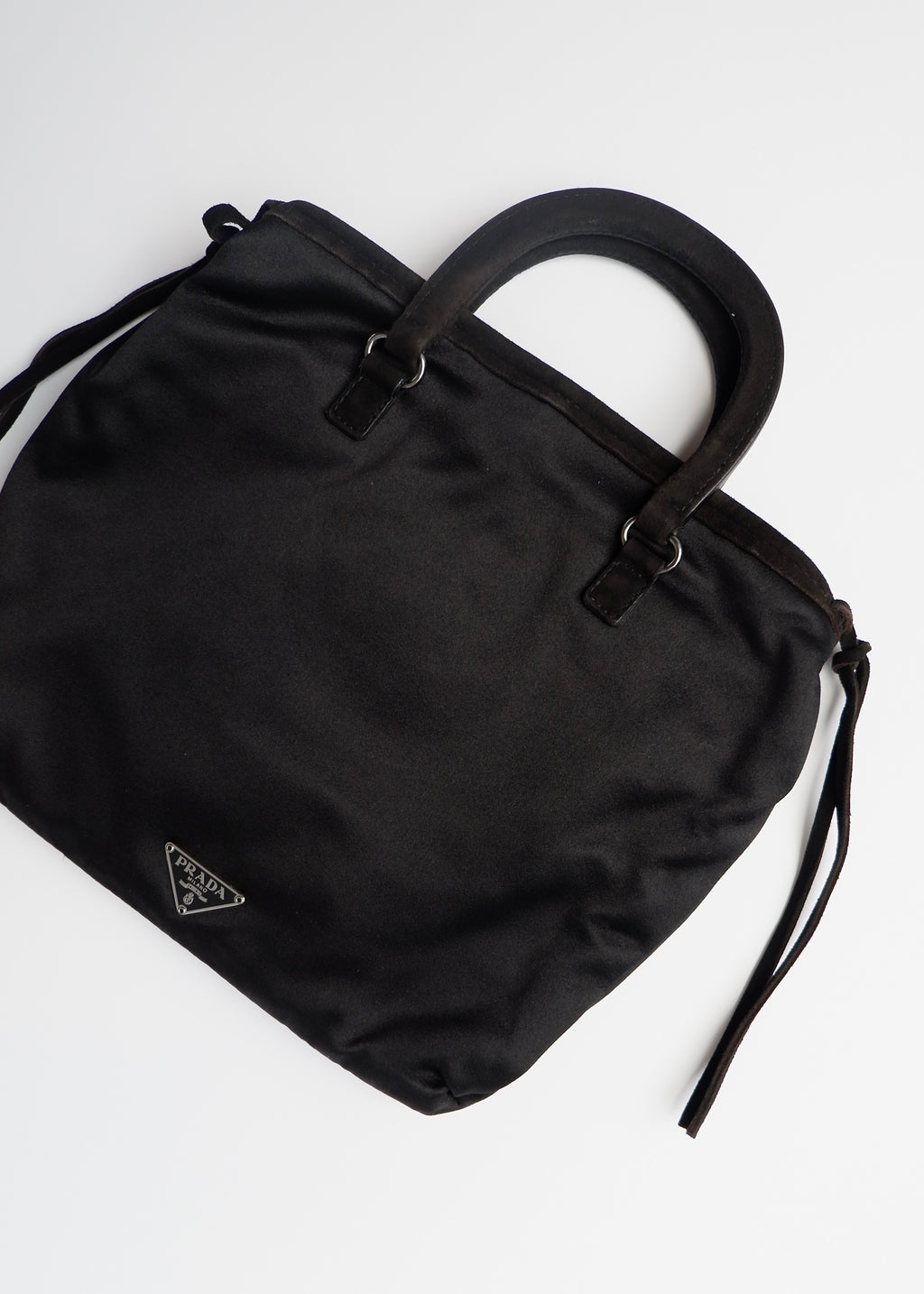 Authentique Sac à main Prada Noir en satin, petit modèle, d'occasion