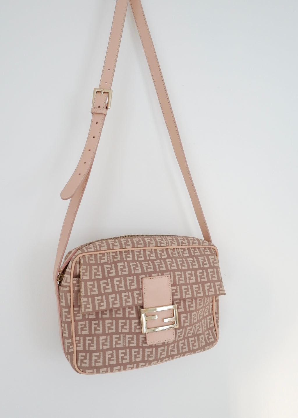 Authentique Sac Bandoulière Fendi Zucchino Rose Toile/Cuir d'occasion