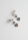 Boucles d'oreilles pendantes Gucci cœurs argentés avec pierres bleues, pré-aimées et authentiques