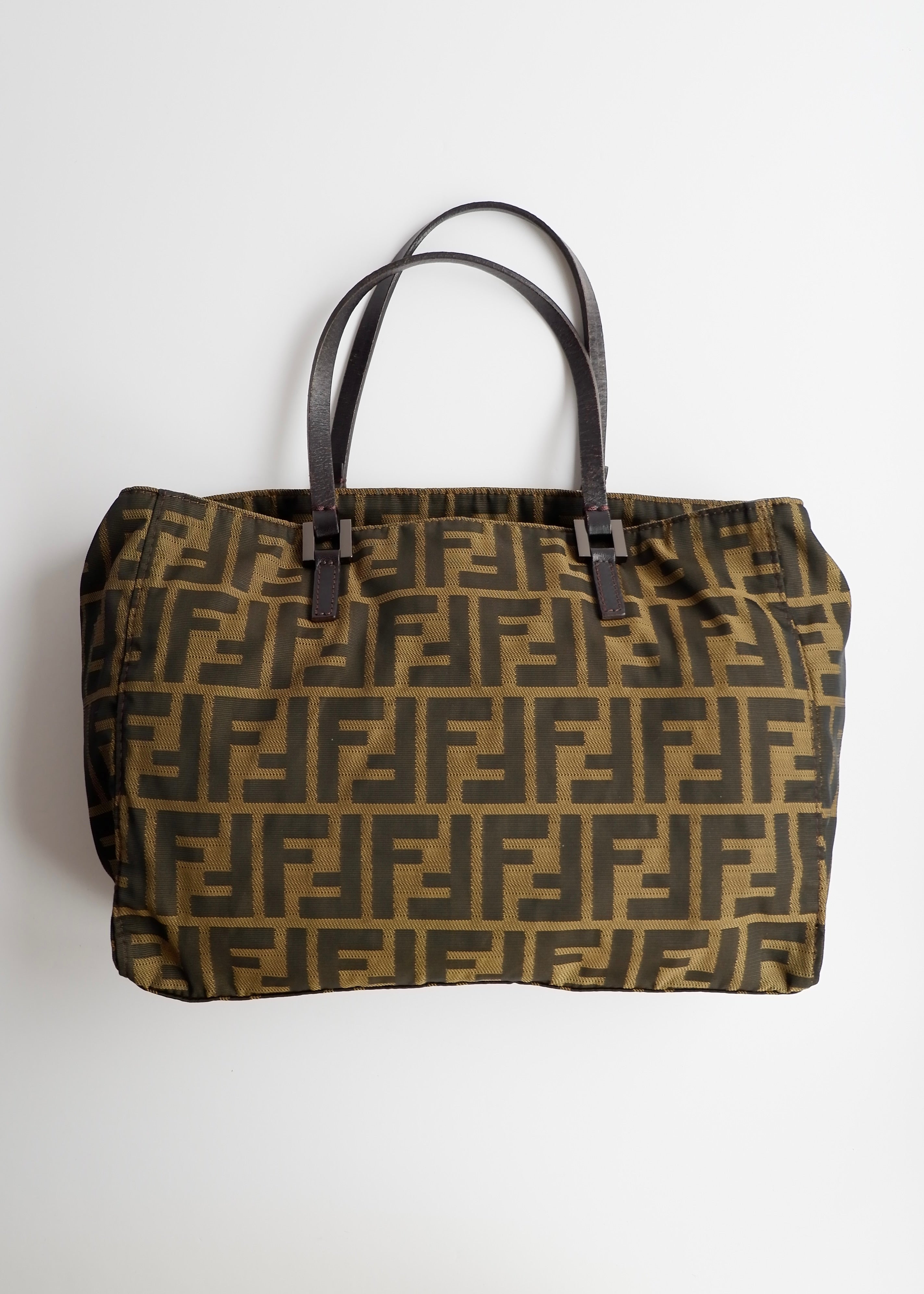 Sac à main Fendi d'occasion authentique vintage en toile Zucca marron