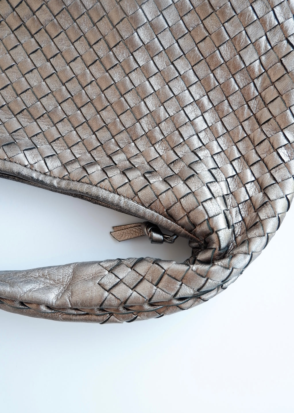 Sac porté épaule hobo Bottega Veneta Intrecciato en cuir bronze métallique d'occasion authentique