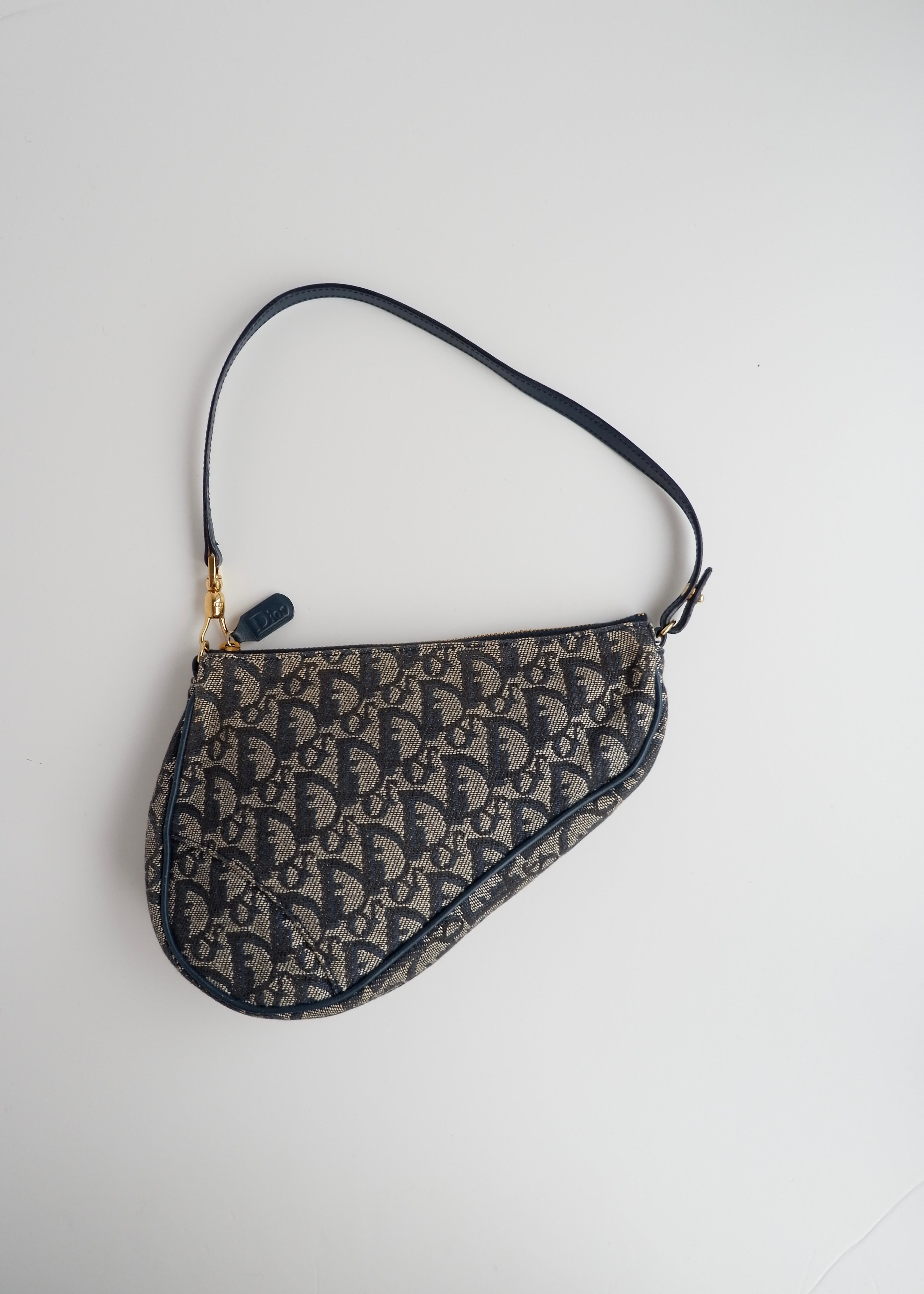 Authentique Sac Saddle Vintage d'Occasion Dior en Toile Oblique Marine