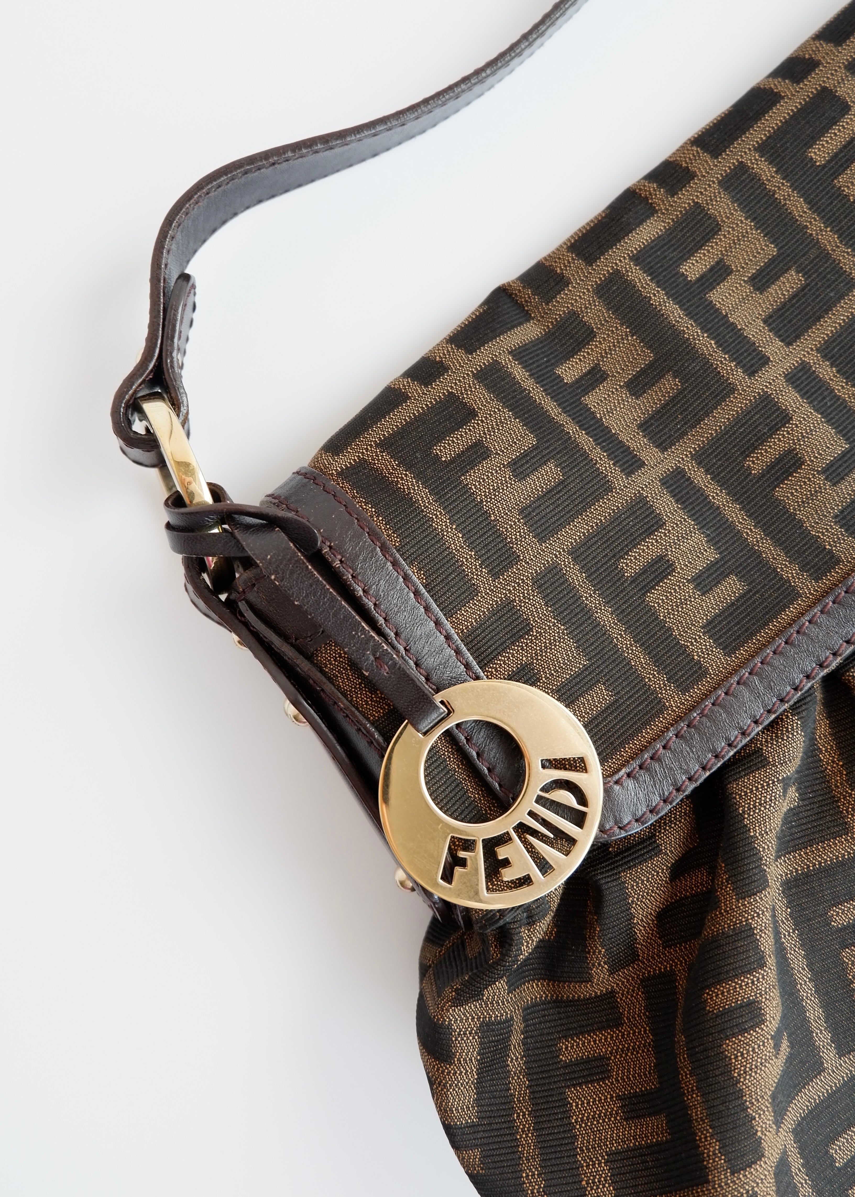 Sac porté épaule Fendi Zucca Chef marron vintage d'occasion authentique