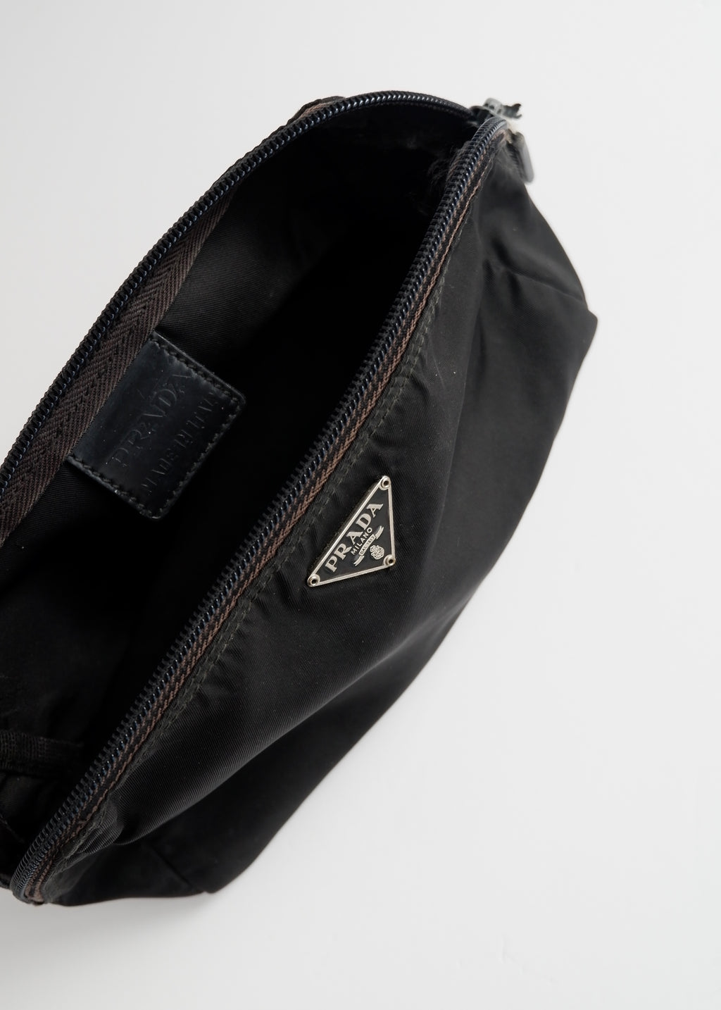 Pochette Prada noire en nylon, petite, authentique et d'occasion
