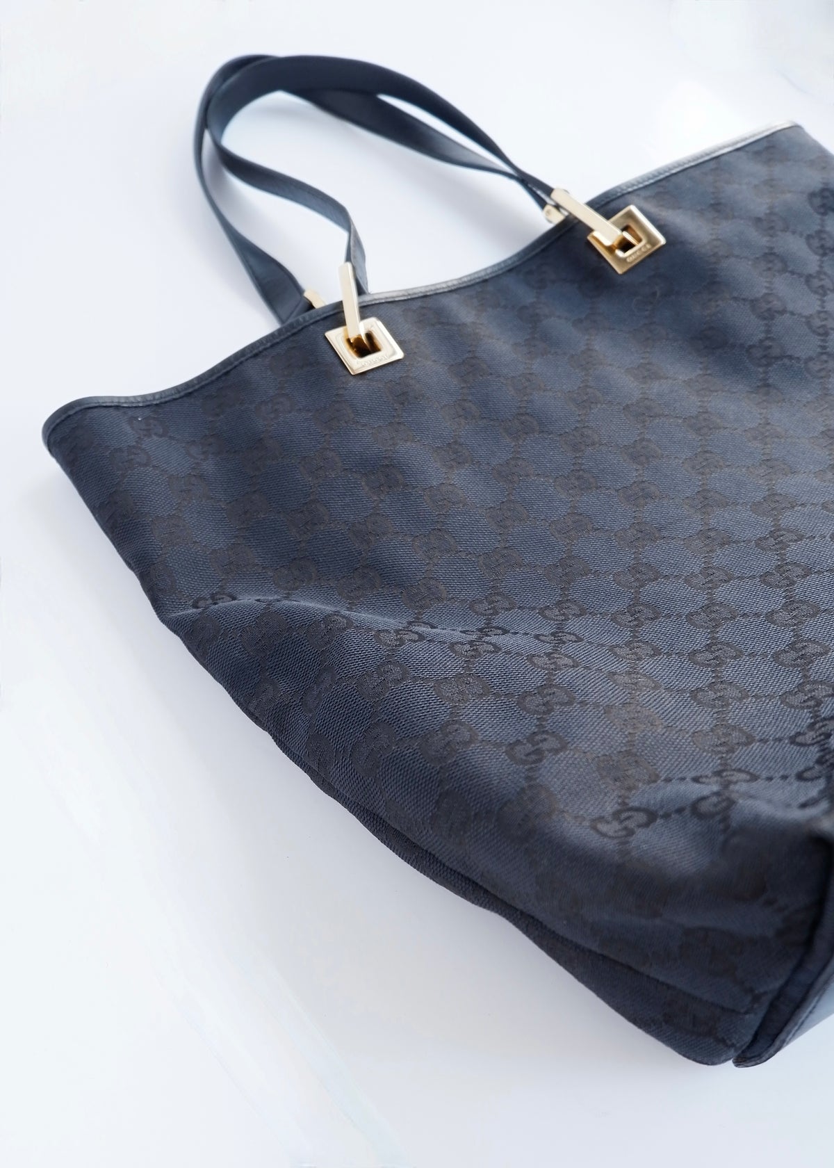 Preowned Gucci Black GG Canvas Shoulder Bag GHW