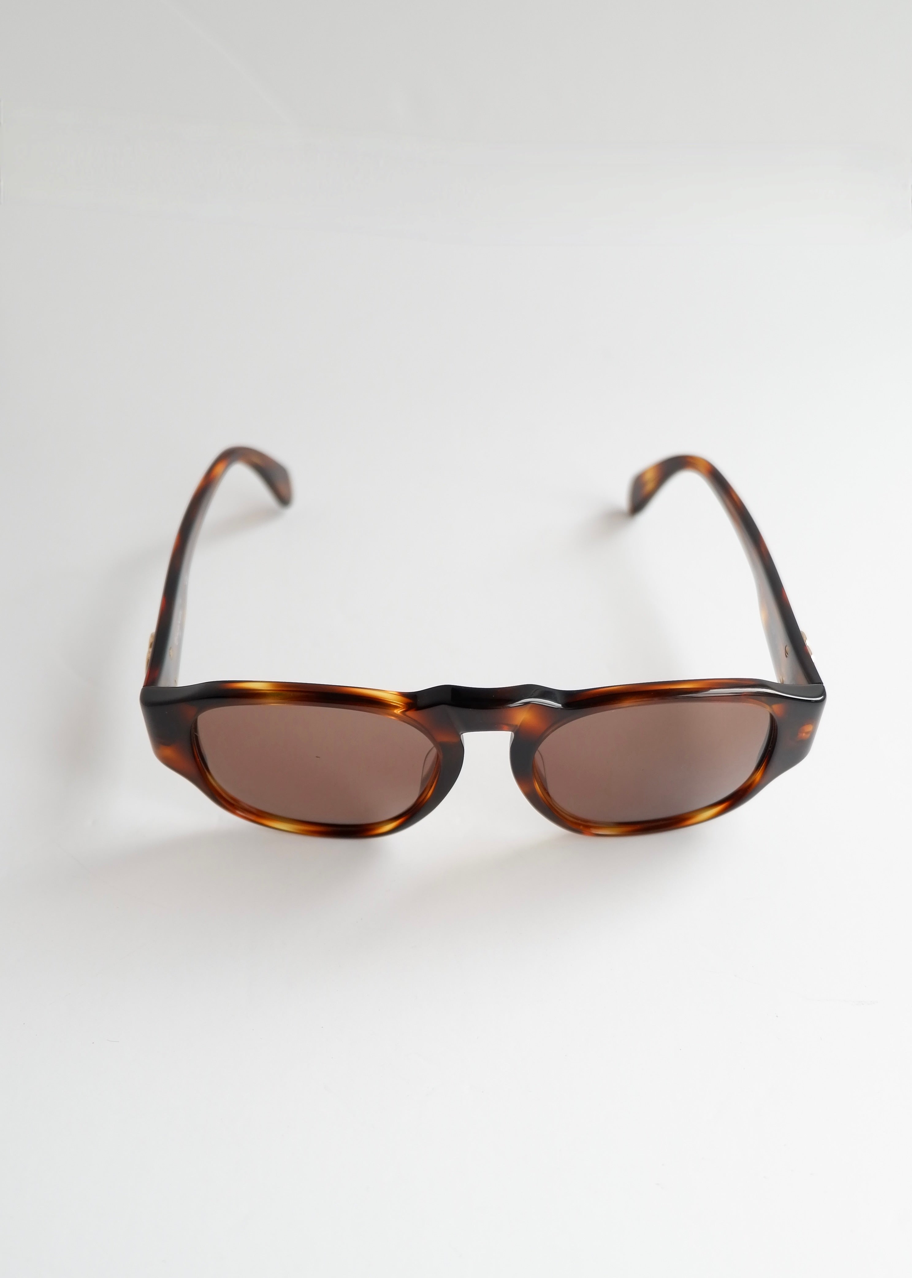 Preowned Chanel	Brown Tortoise CC Logo Sunglasses