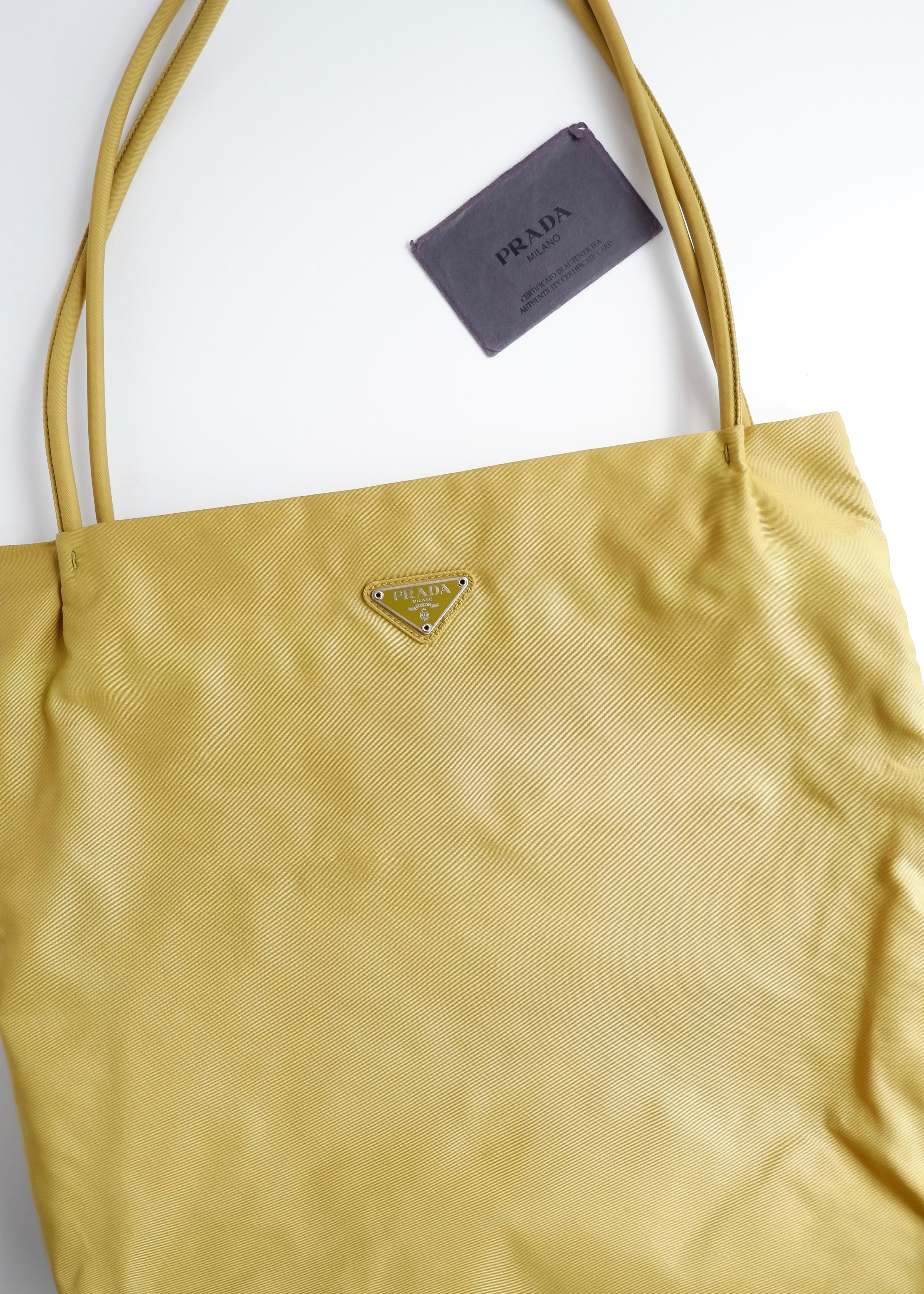 Authentique Sac Cabas Prada en Nylon Vert d'occasion