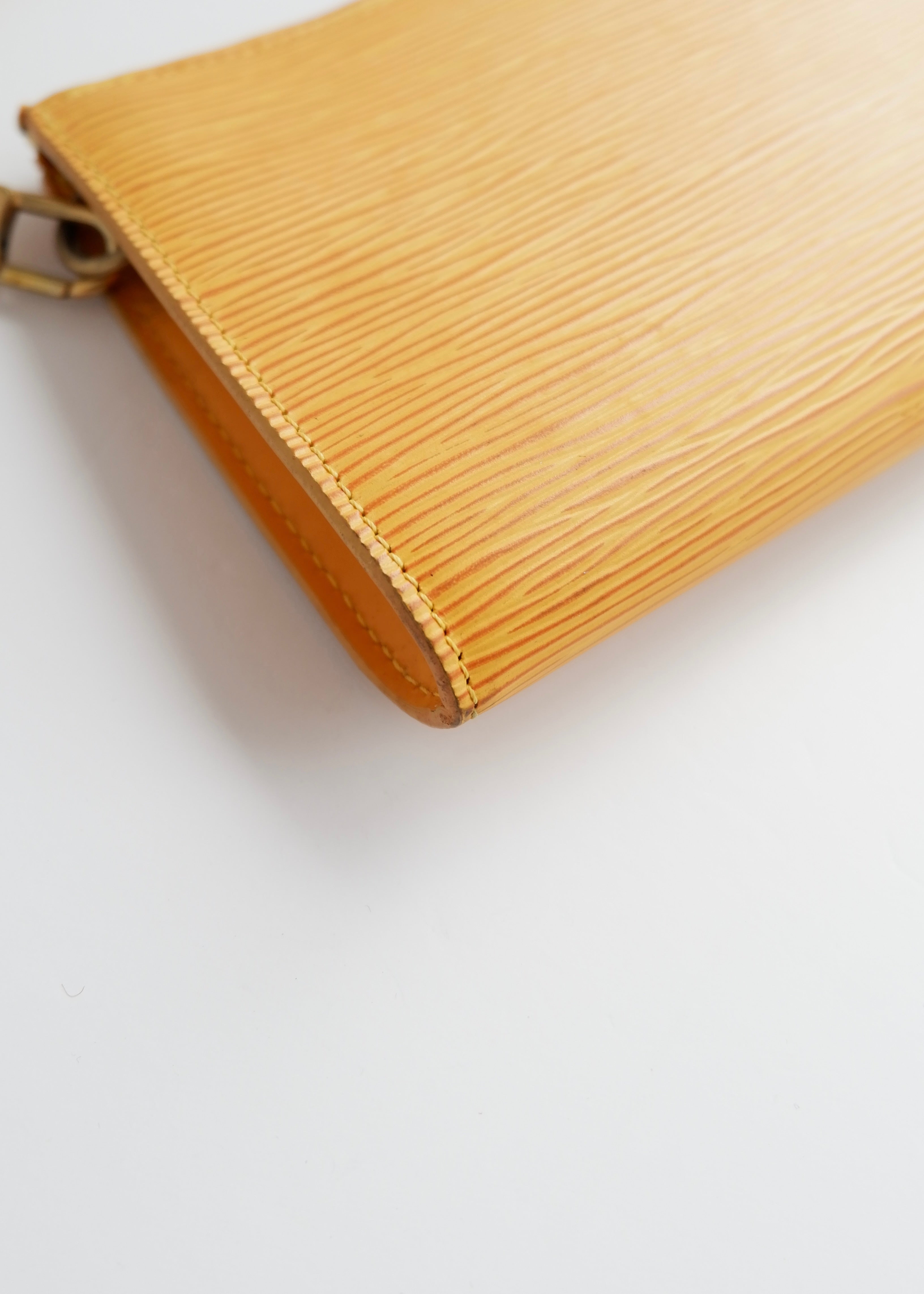 Preowned Louis Vuitton Yellow Epi Leather Pochette Shoulder Bag