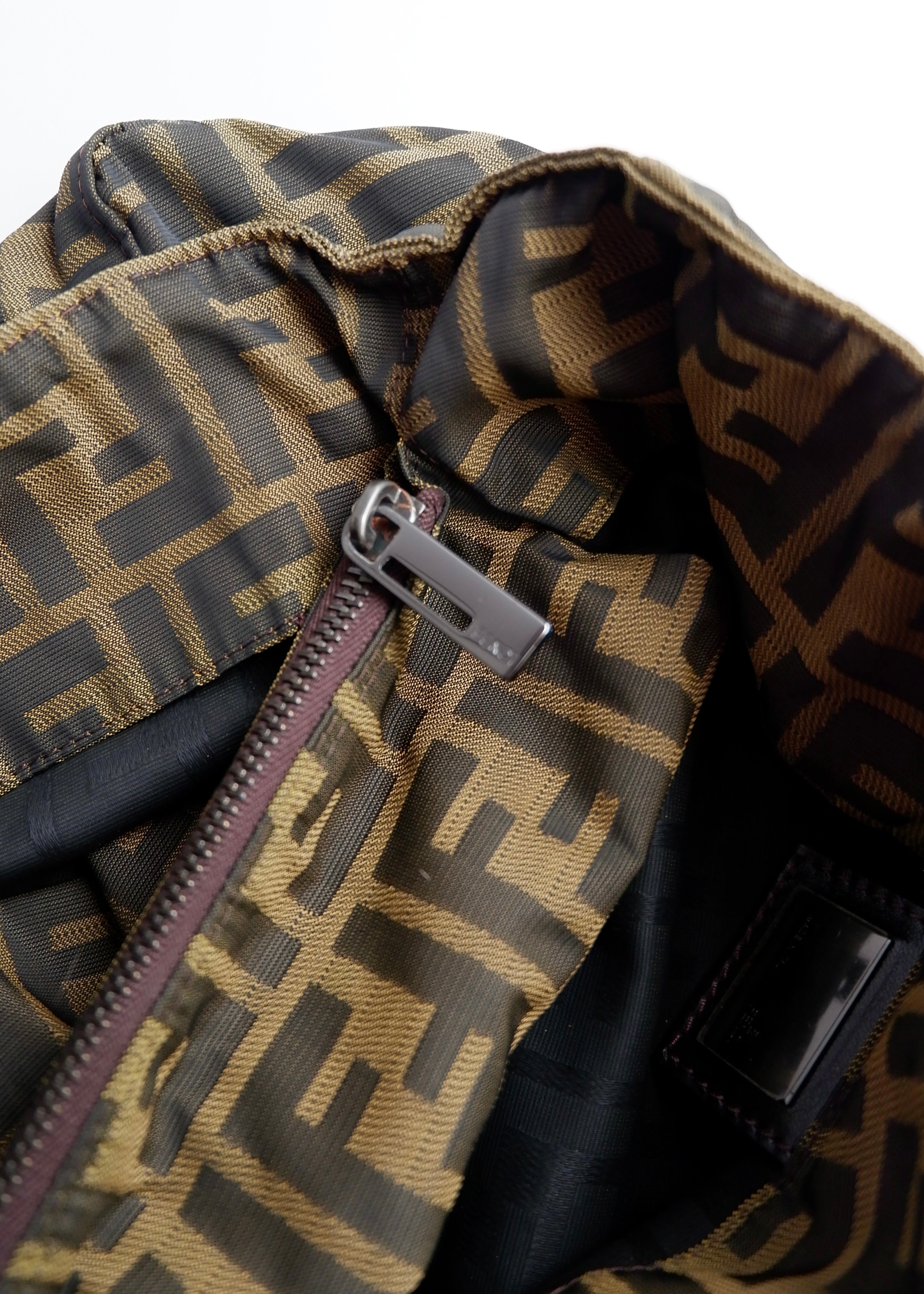 Sac à main Fendi d'occasion authentique vintage en toile Zucca marron