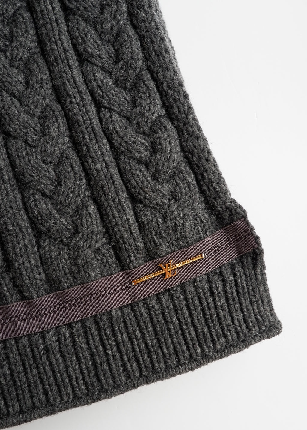 Preowned Louis Vuitton Grey Cable Knit Wool Scarf