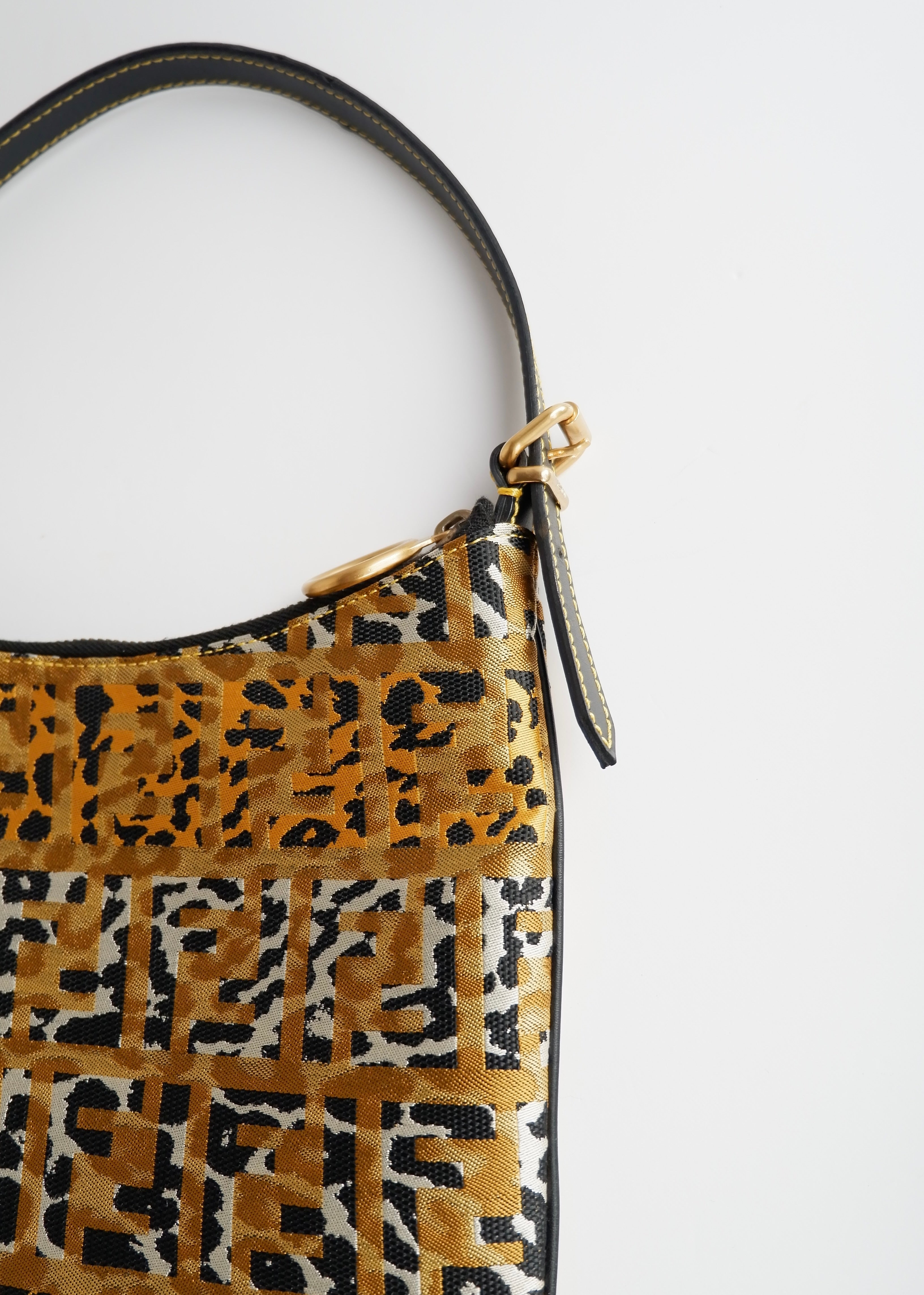 Sac Fendi authentique d'occasion, imprimé animal noir Zucca Oyster