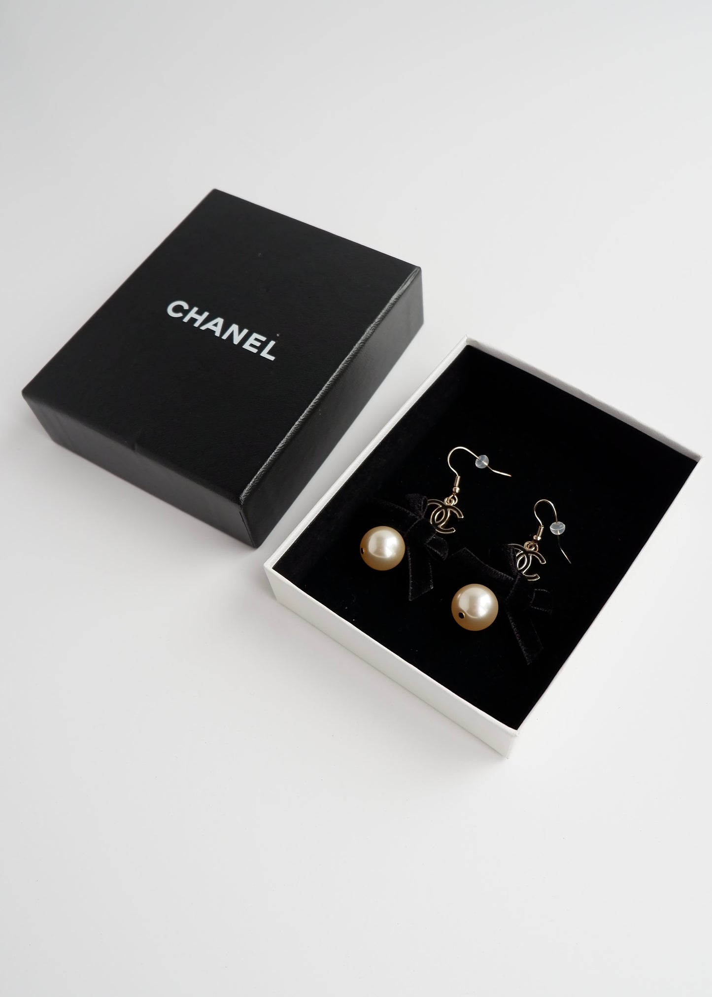 Authentic Preowned Chanel Black/ Gold CC Logo Bow Detail Drop Pearl Earings