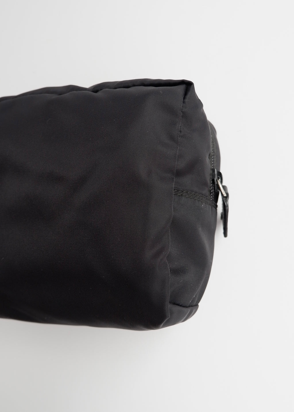 Pochette Prada authentique d'occasion en nylon noir