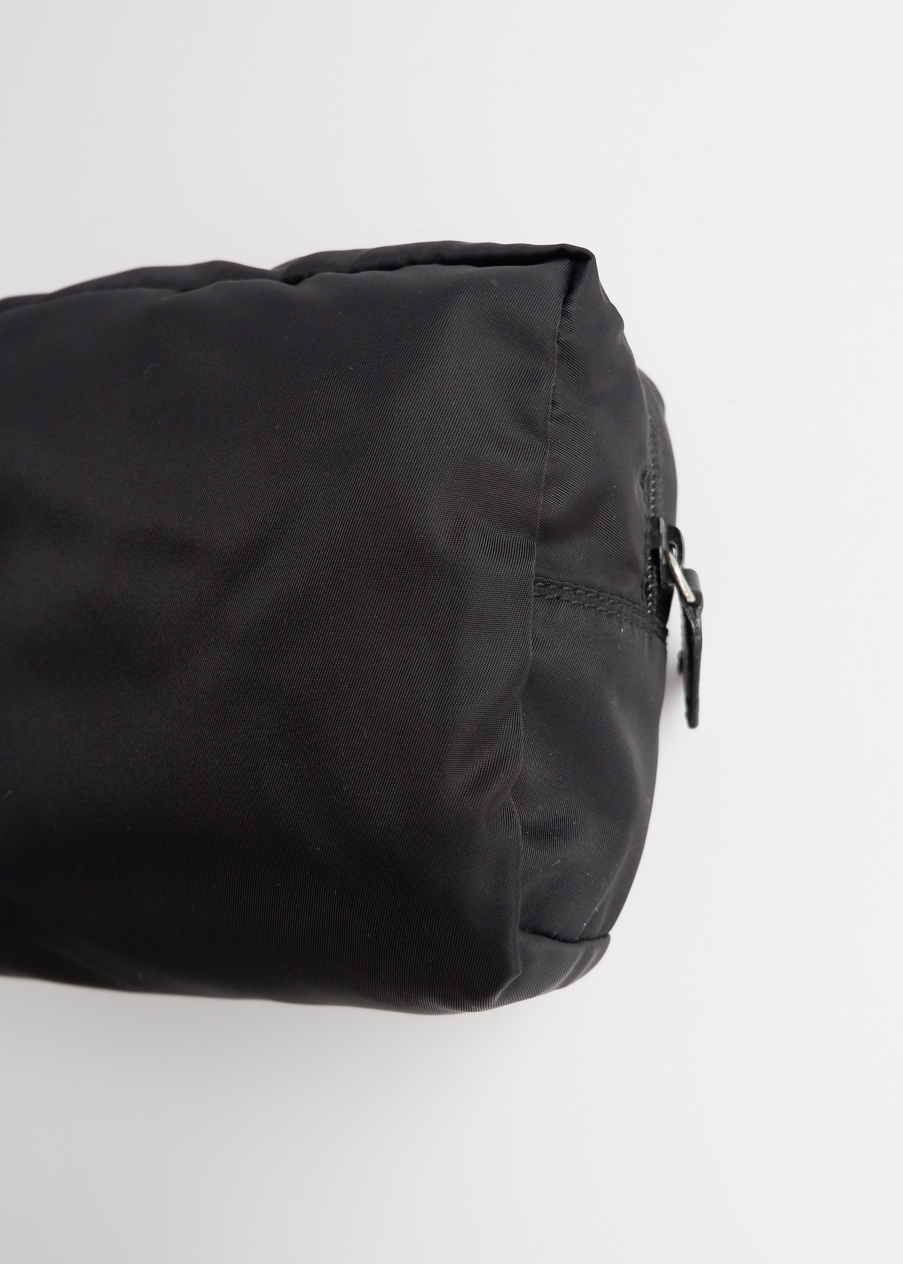Pochette Prada authentique d'occasion en nylon noir