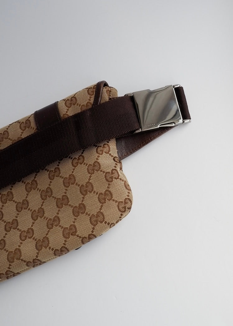 Authentique Sac Banane Gucci Marron en Toile GG et Cuir d'Occasion
