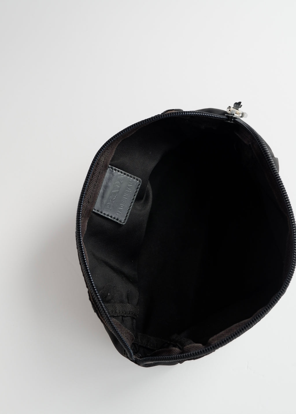 Pochette Prada noire en nylon, petite, authentique et d'occasion