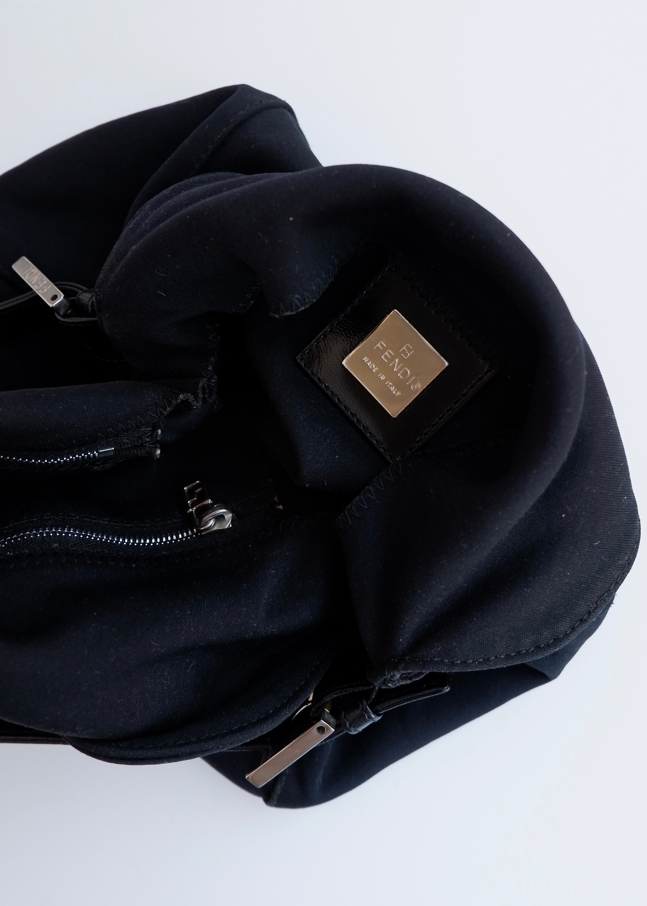 Sac porté épaule baguette Fendi authentique d'occasion en tissu noir