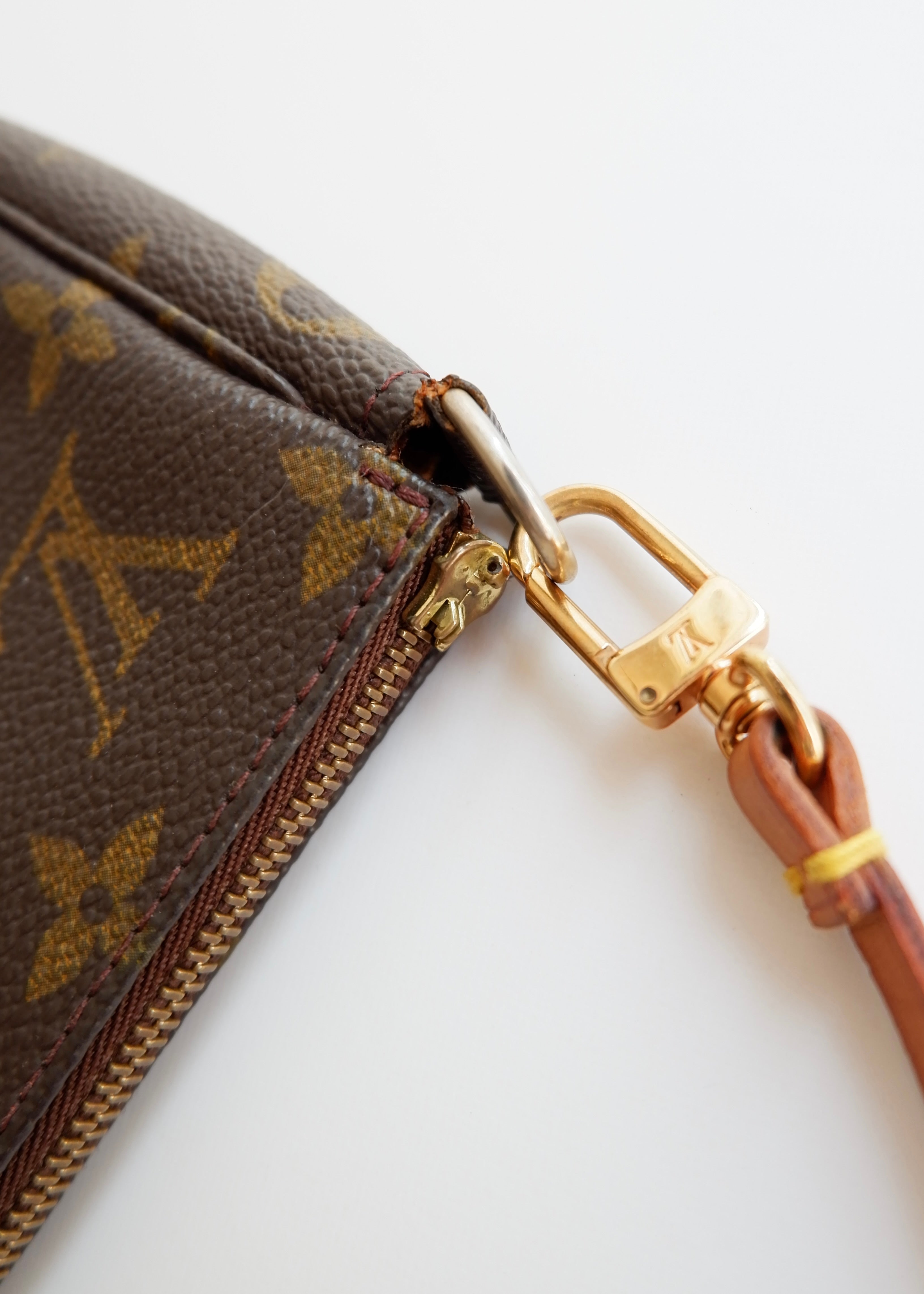 Pochette Accessoires Louis Vuitton Monogram Authentique d'occasion
