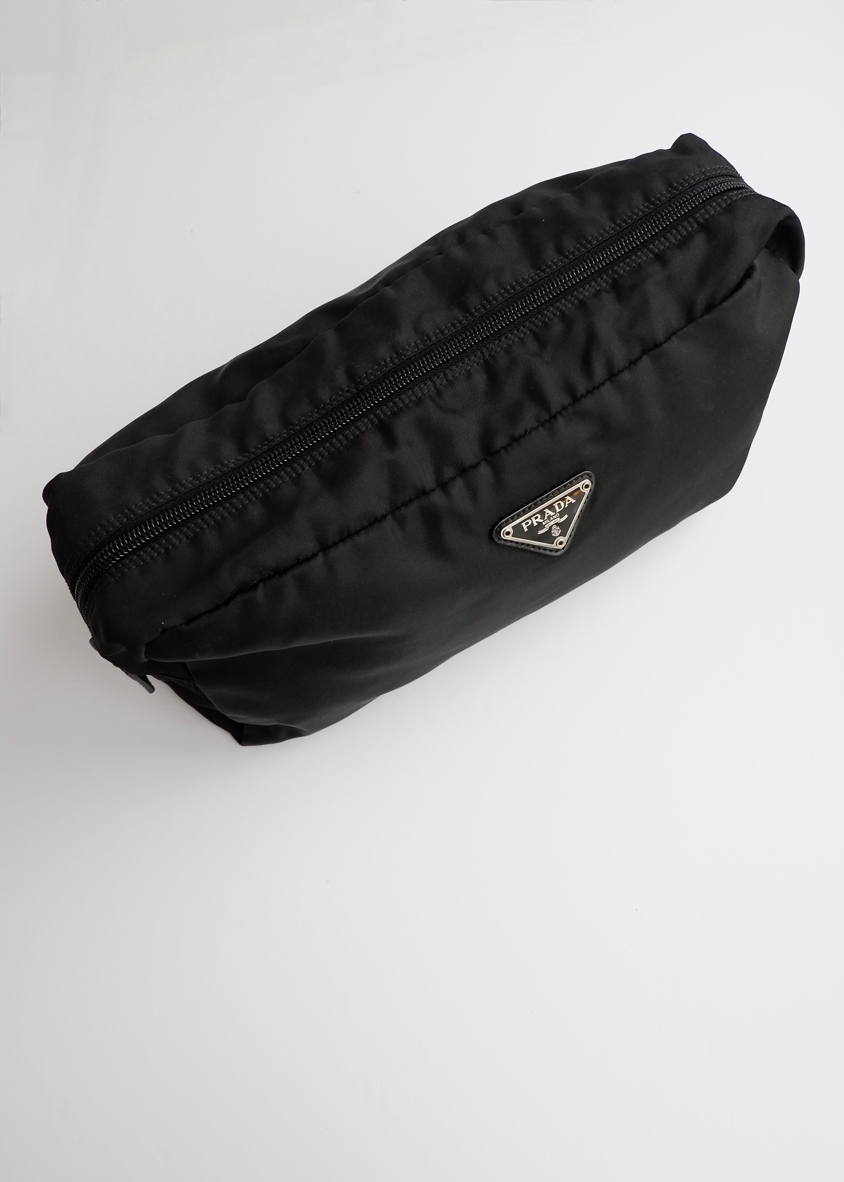 Authentique Pochette Prada Noire en Nylon Grand Modèle d'occasion
