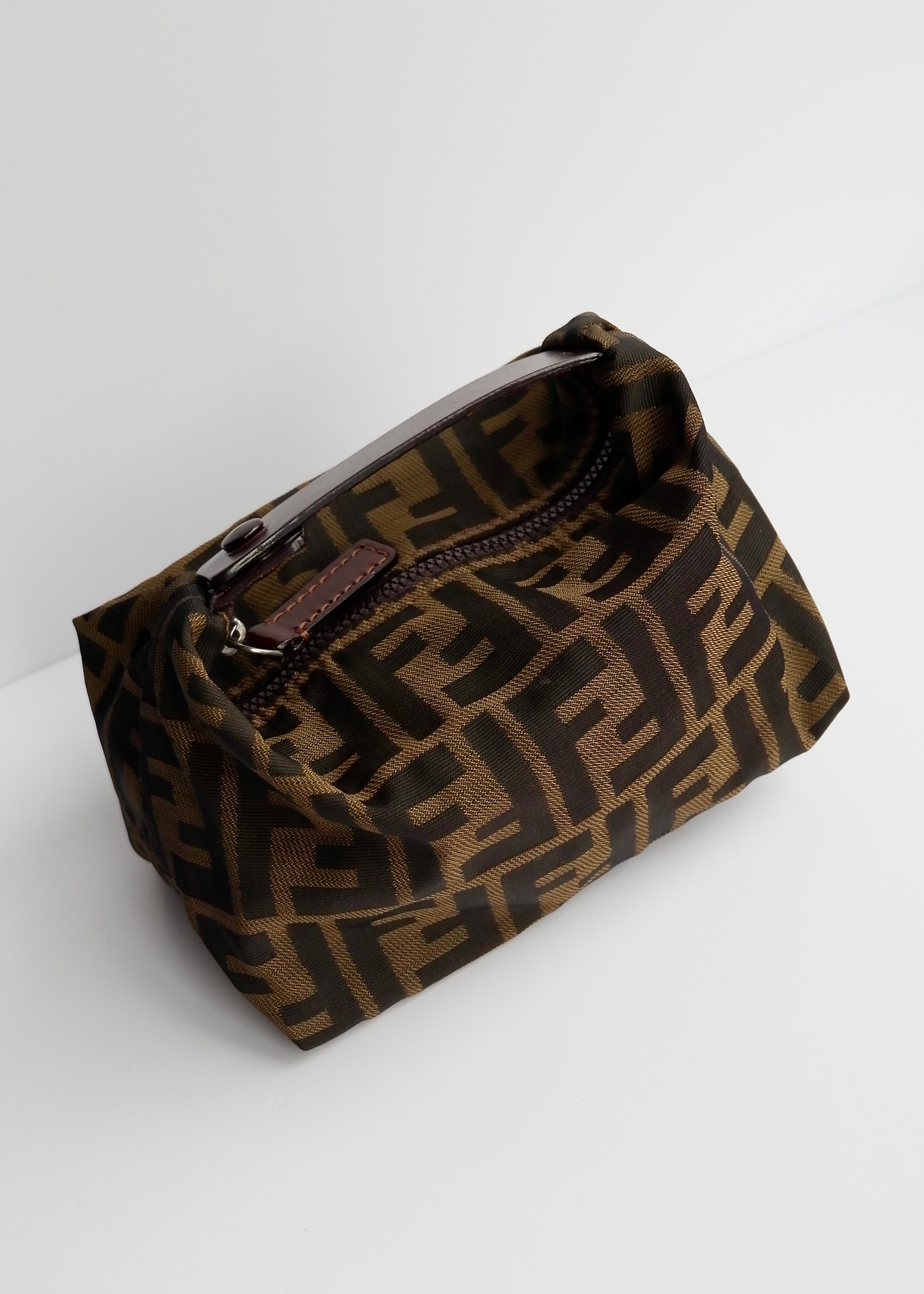 Authentique pochette à main Fendi Zucca d'occasion