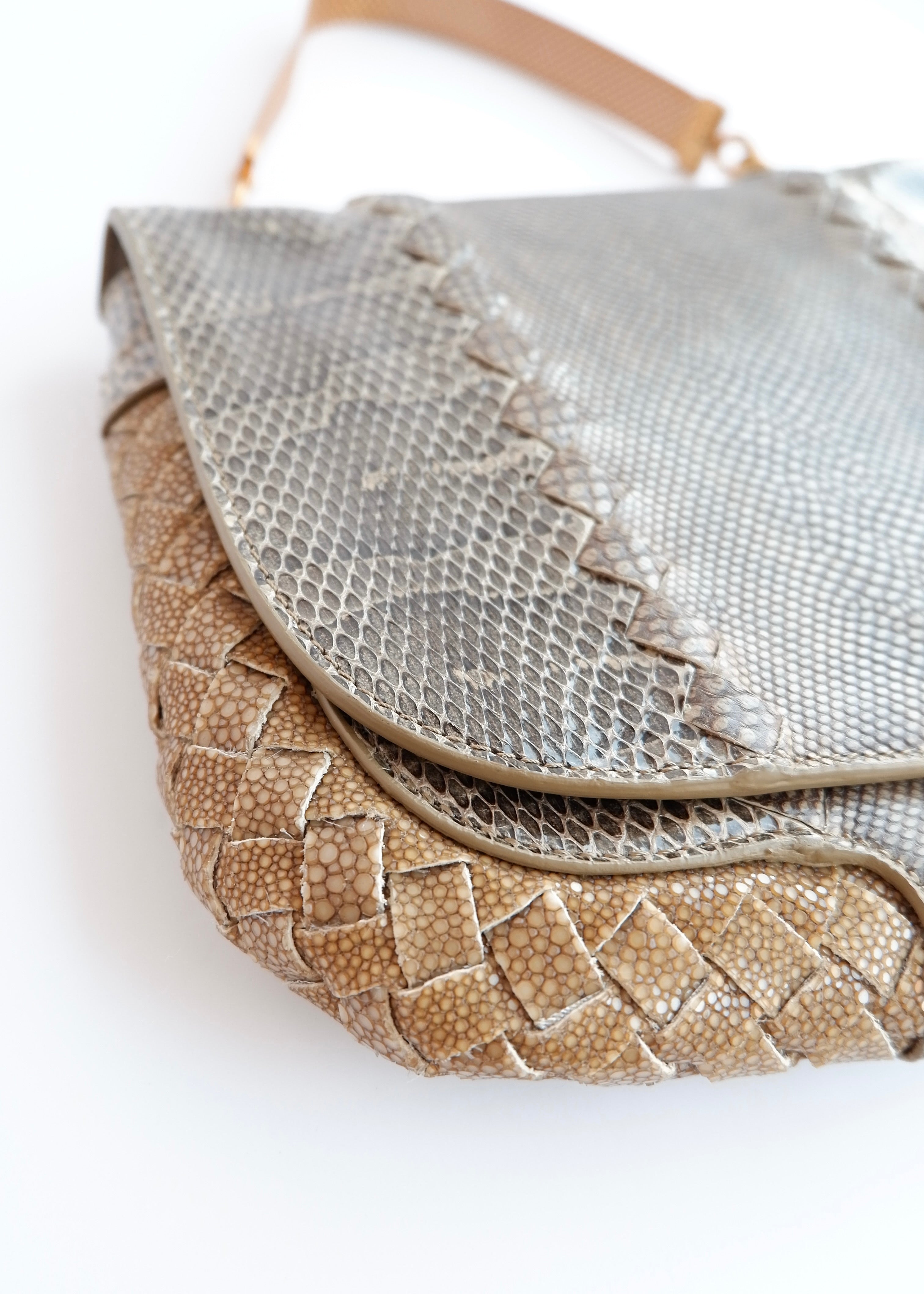 Sac à main en cuir embossé marron/beige Bottega Veneta d'occasion authentique